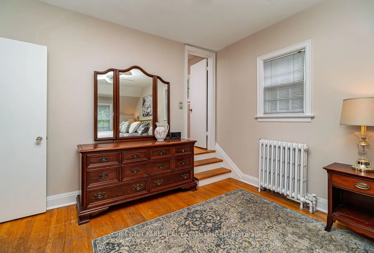 233 Yonge Boulevard