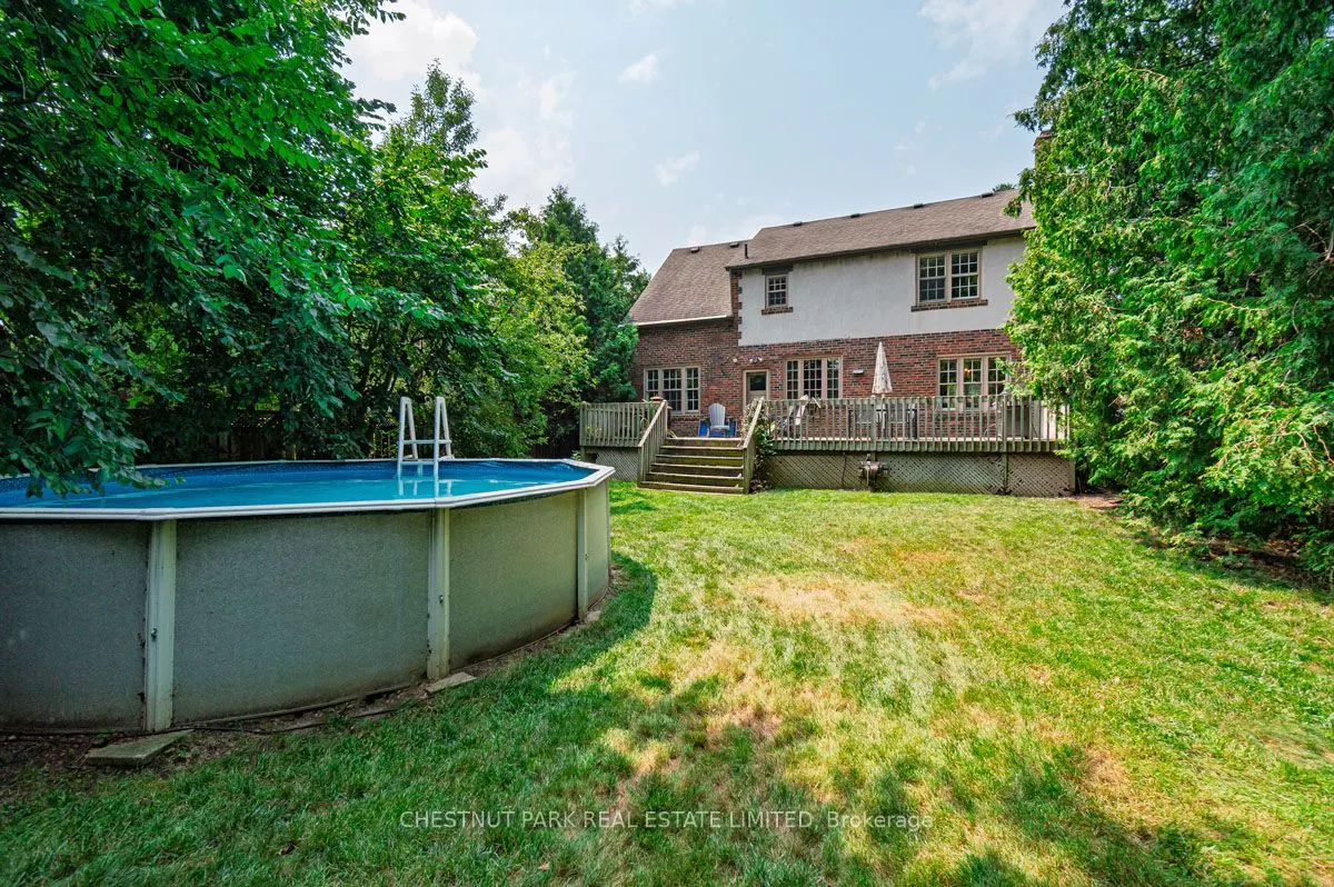 233 Yonge Boulevard