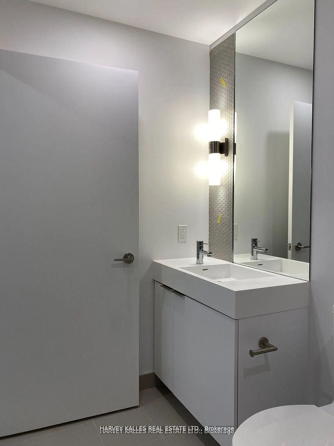 33 Helendale Avenue, #2409