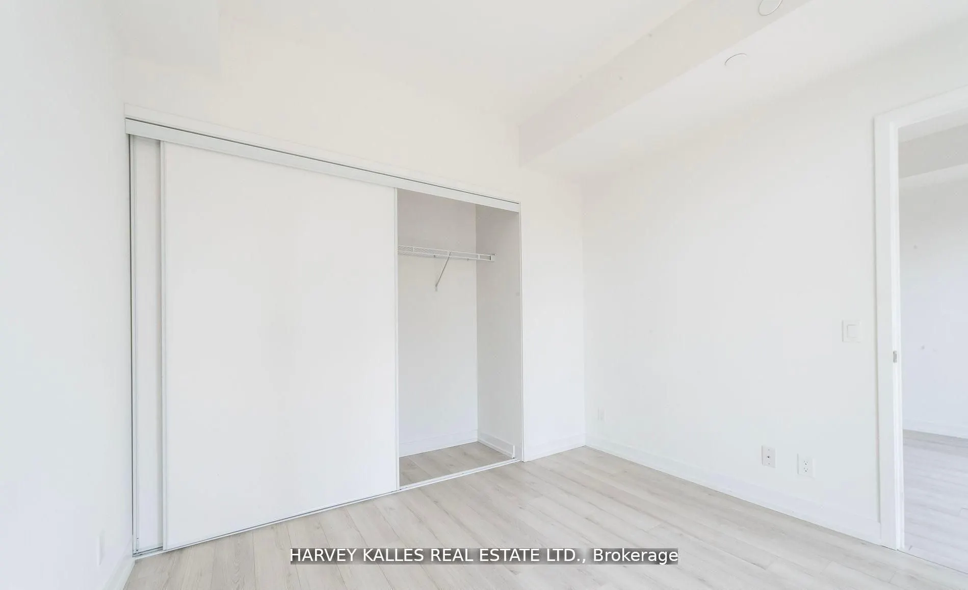 33 Helendale Avenue, #2409