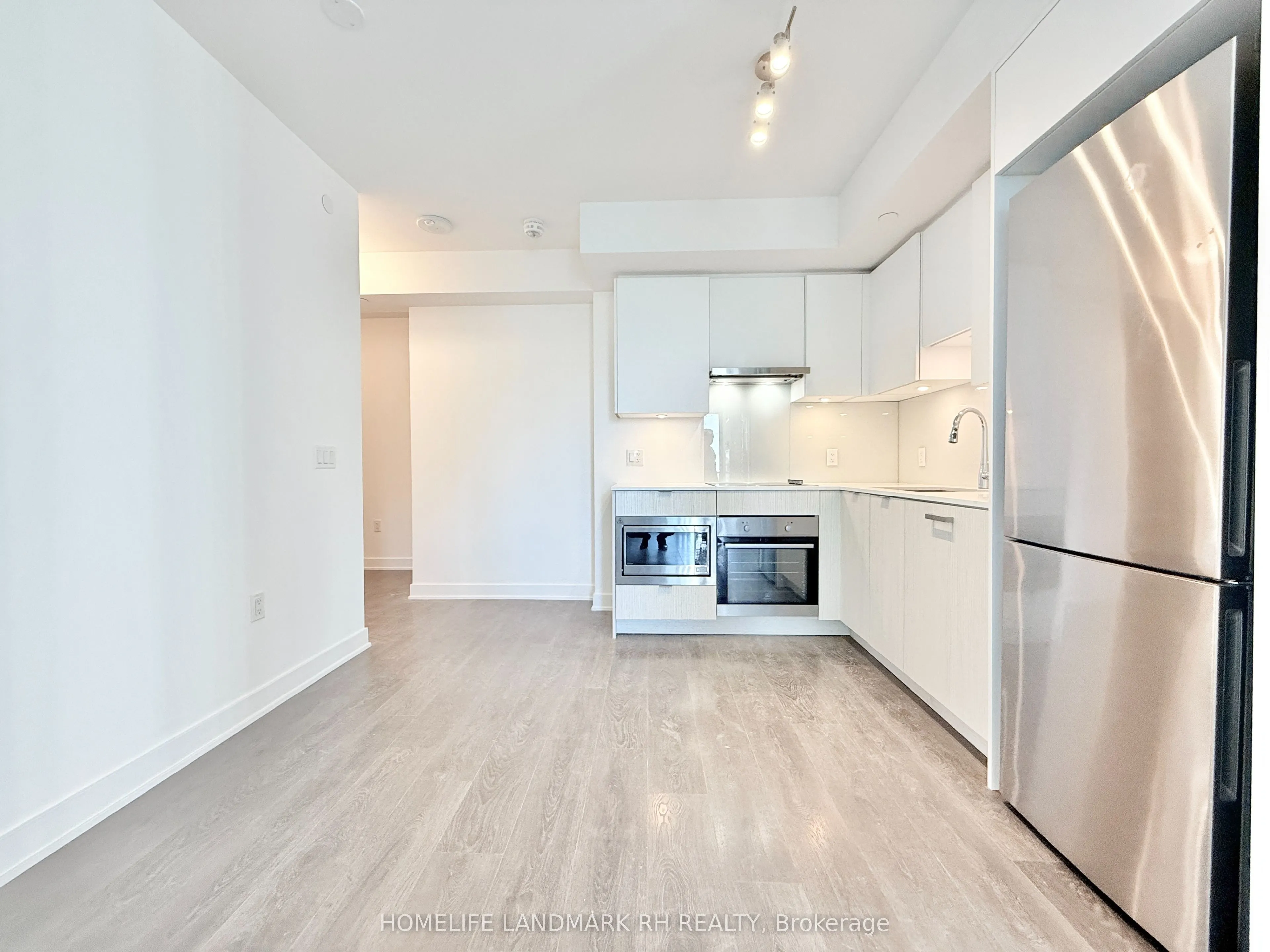 195 Redpath Avenue, #1912