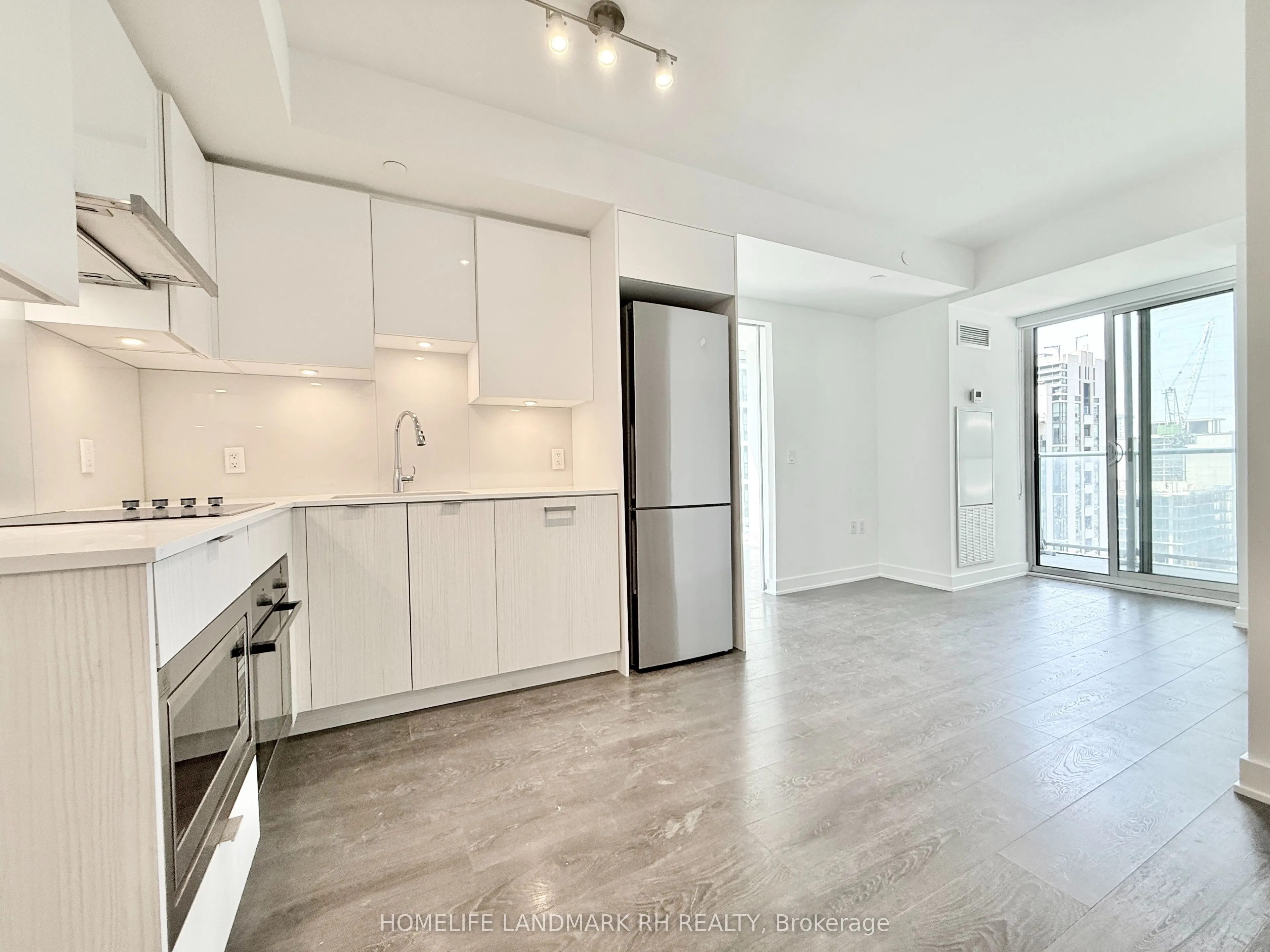 195 Redpath Avenue, #1912
