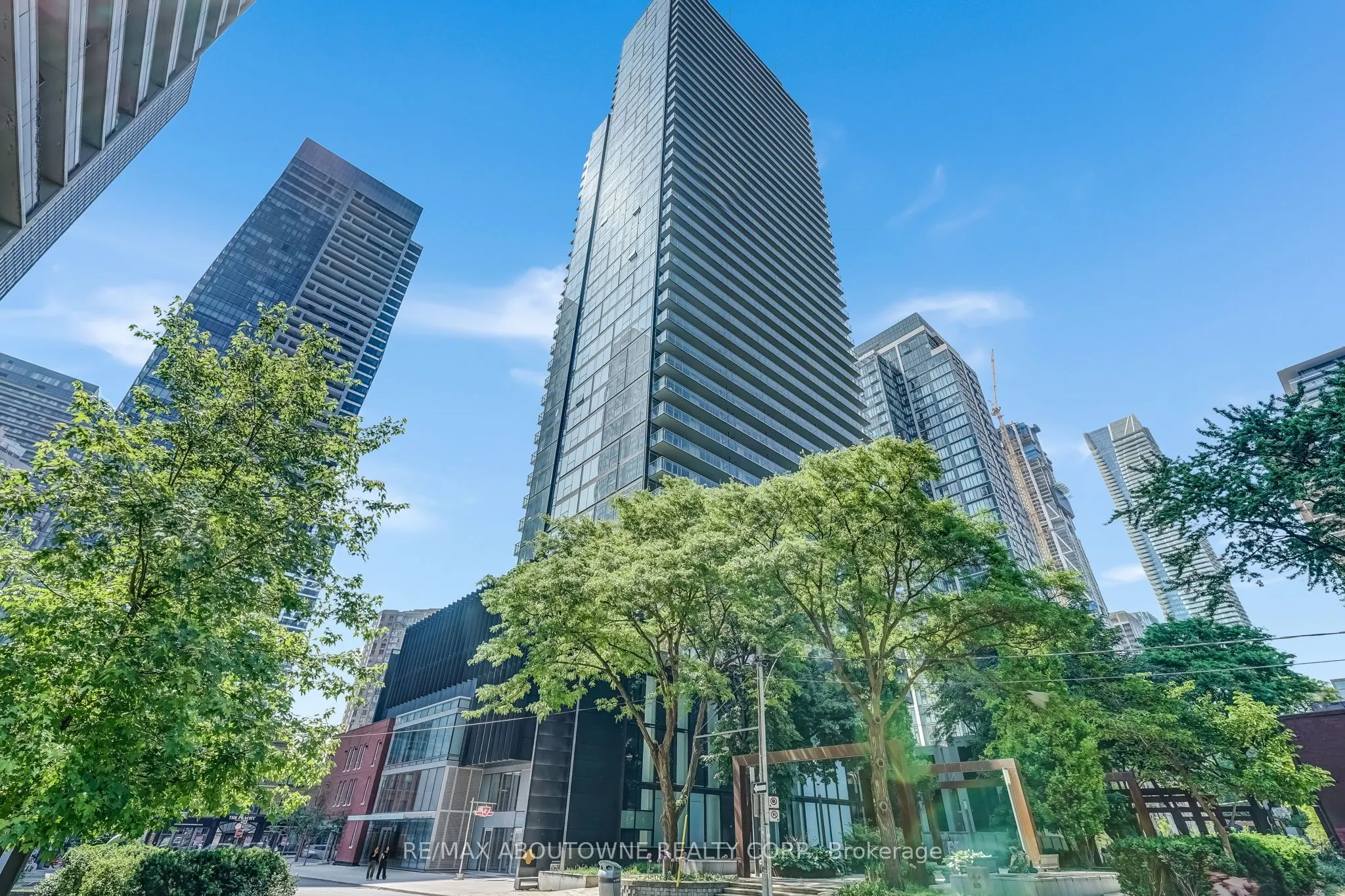 3 Gloucester Street, #1802