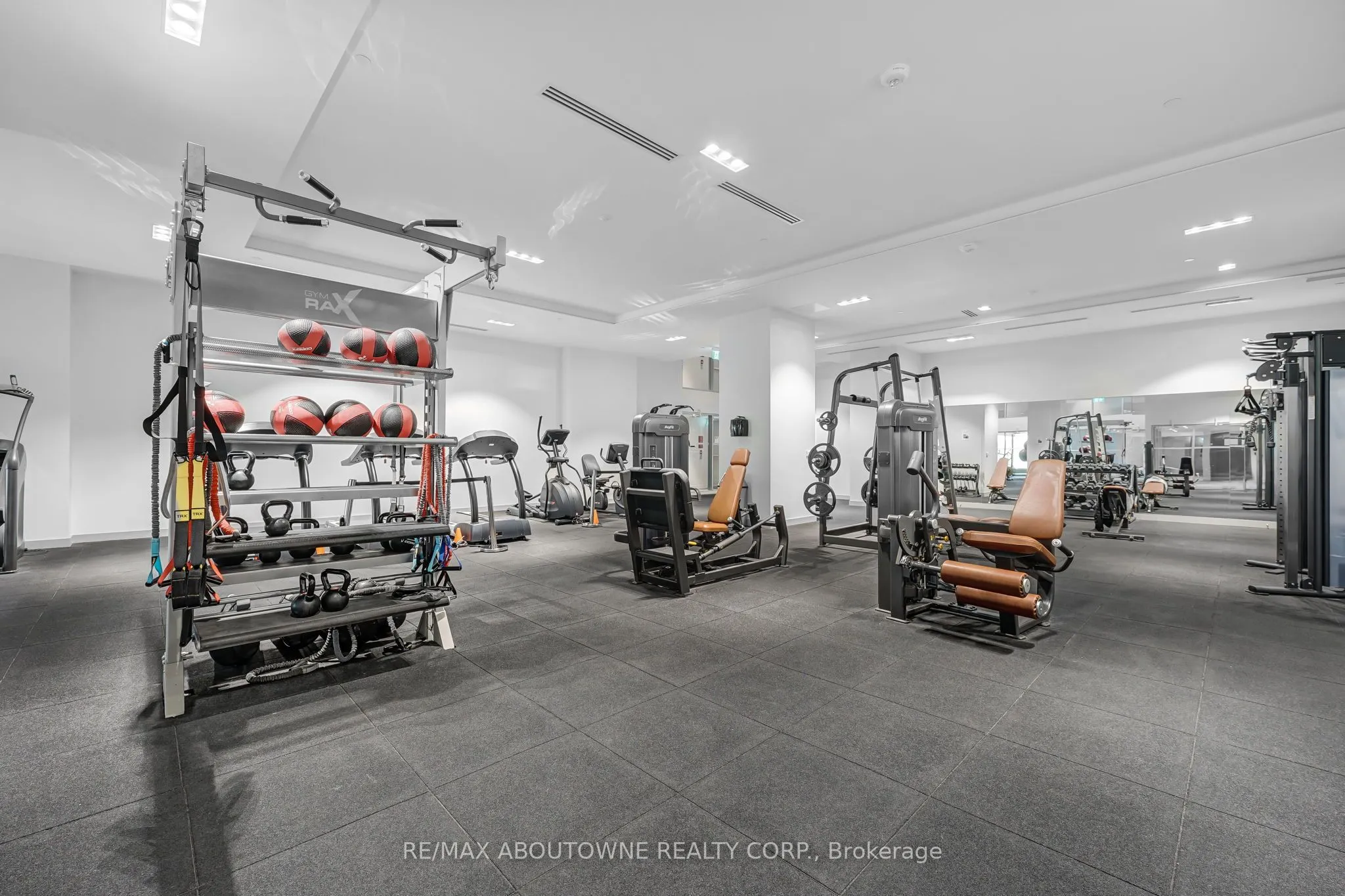 3 Gloucester Street, #1802