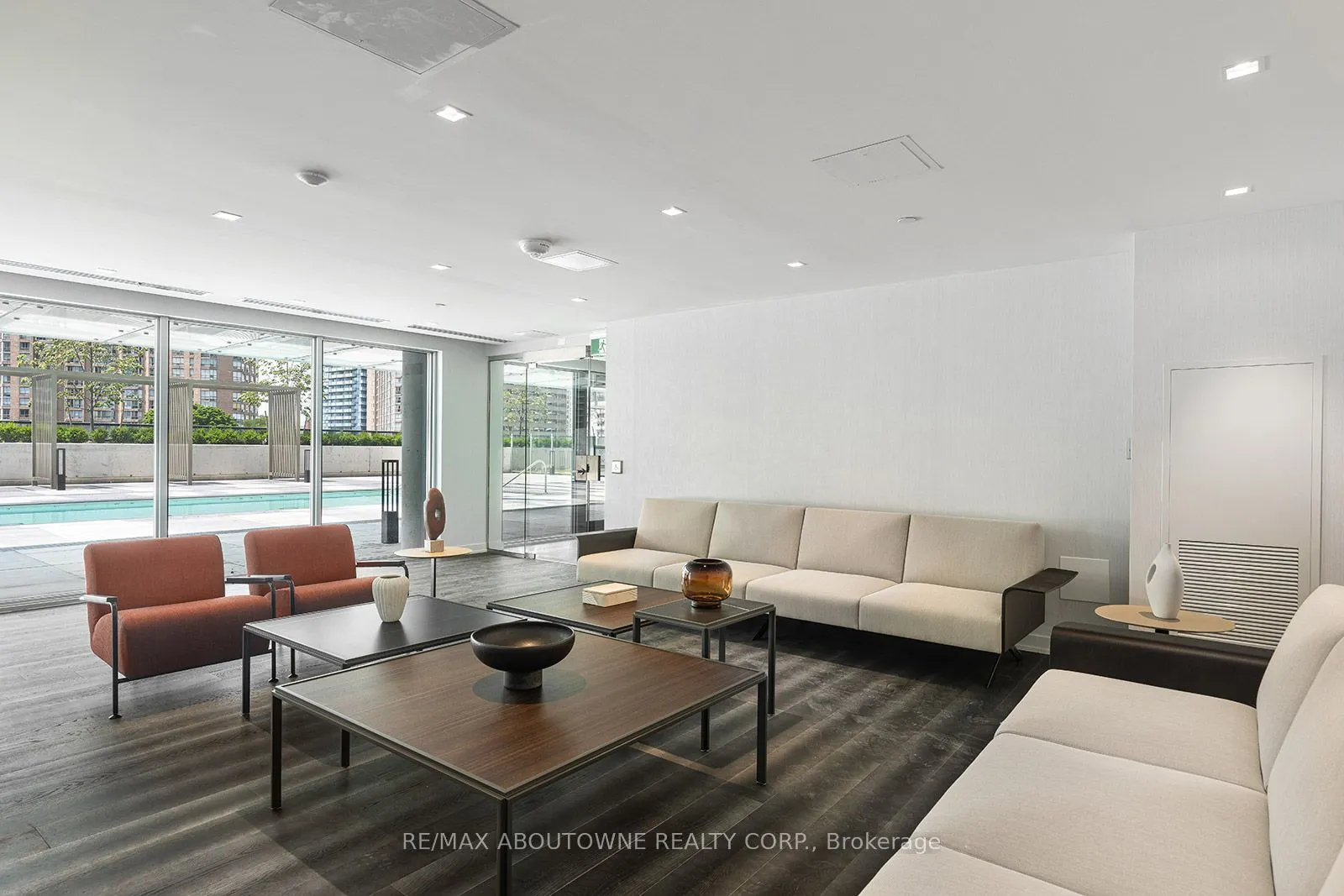 3 Gloucester Street, #1802