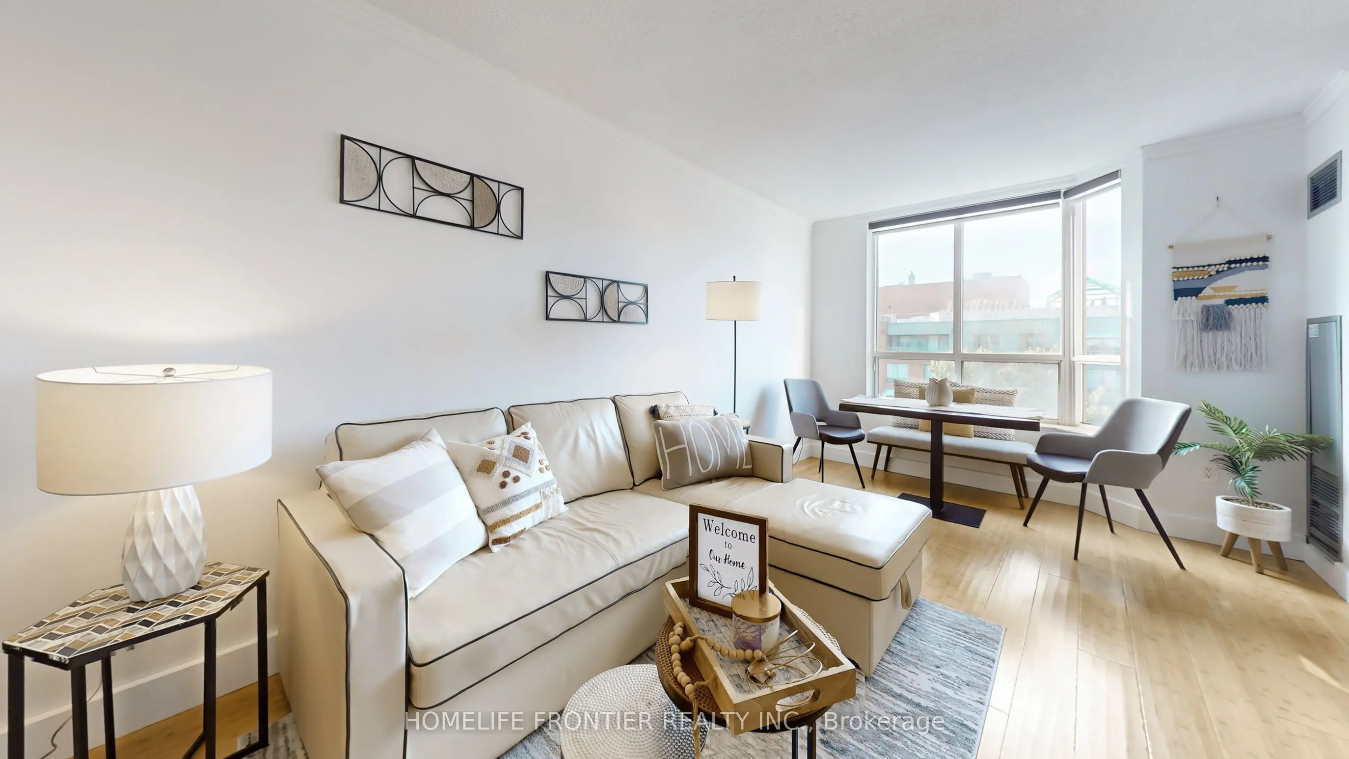 284 Bloor Street, #806