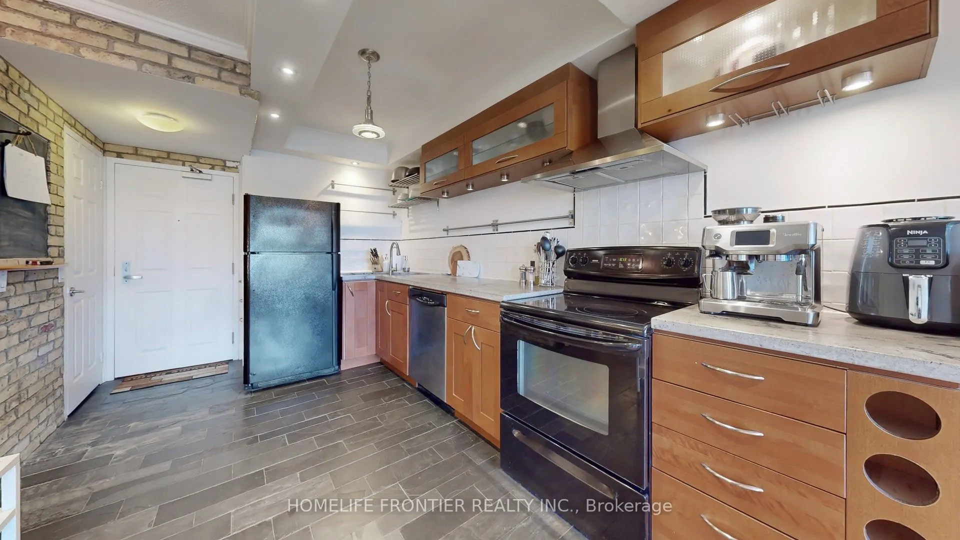 284 Bloor Street, #806