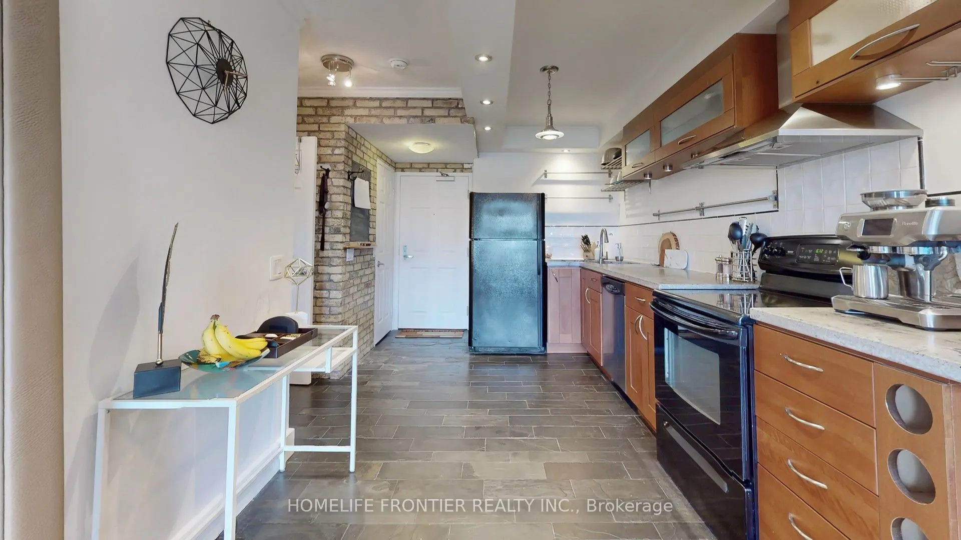 284 Bloor Street, #806