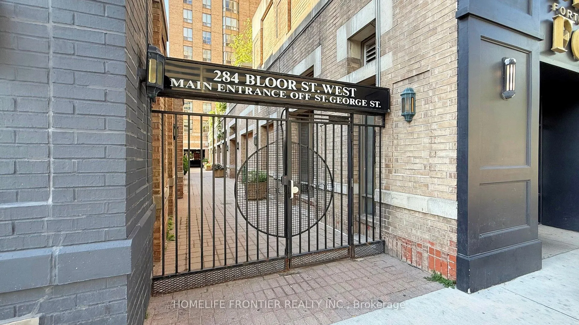 284 Bloor Street, #806