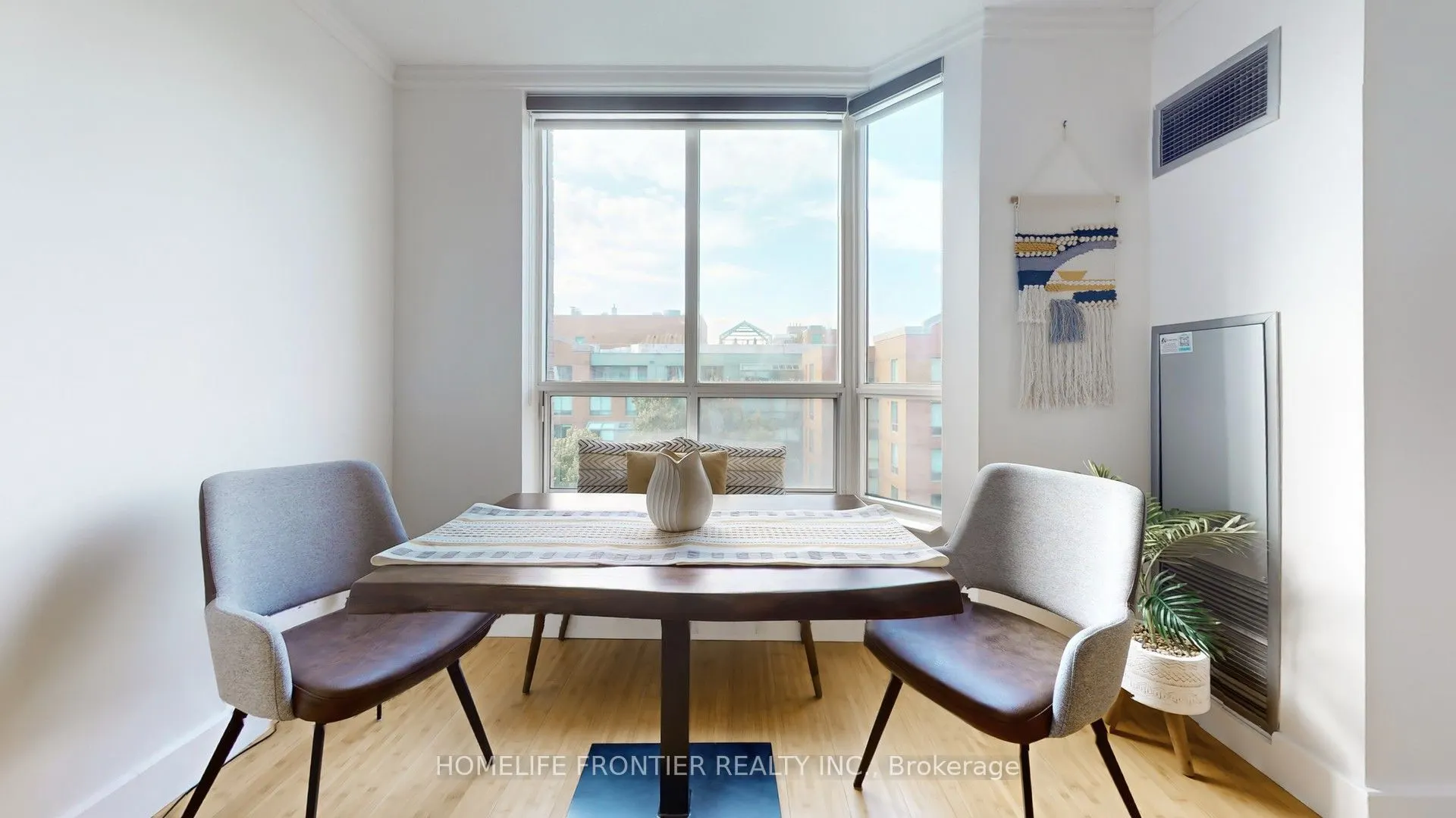 284 Bloor Street, #806