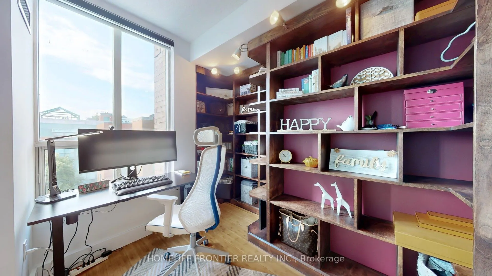 284 Bloor Street, #806