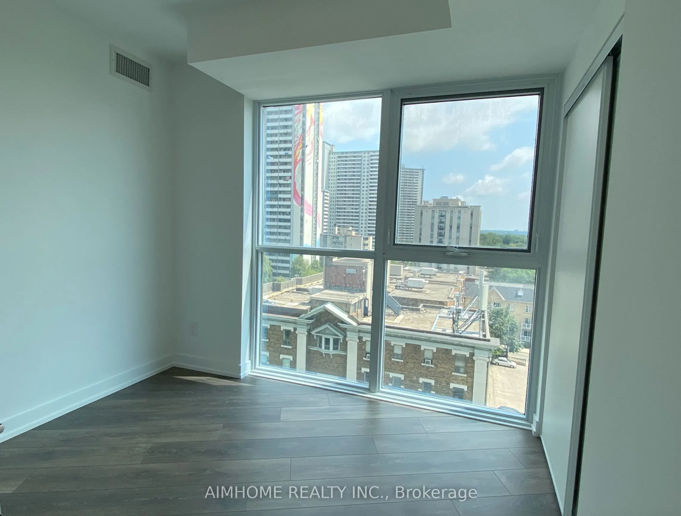 159 Wellesley Street E, #704