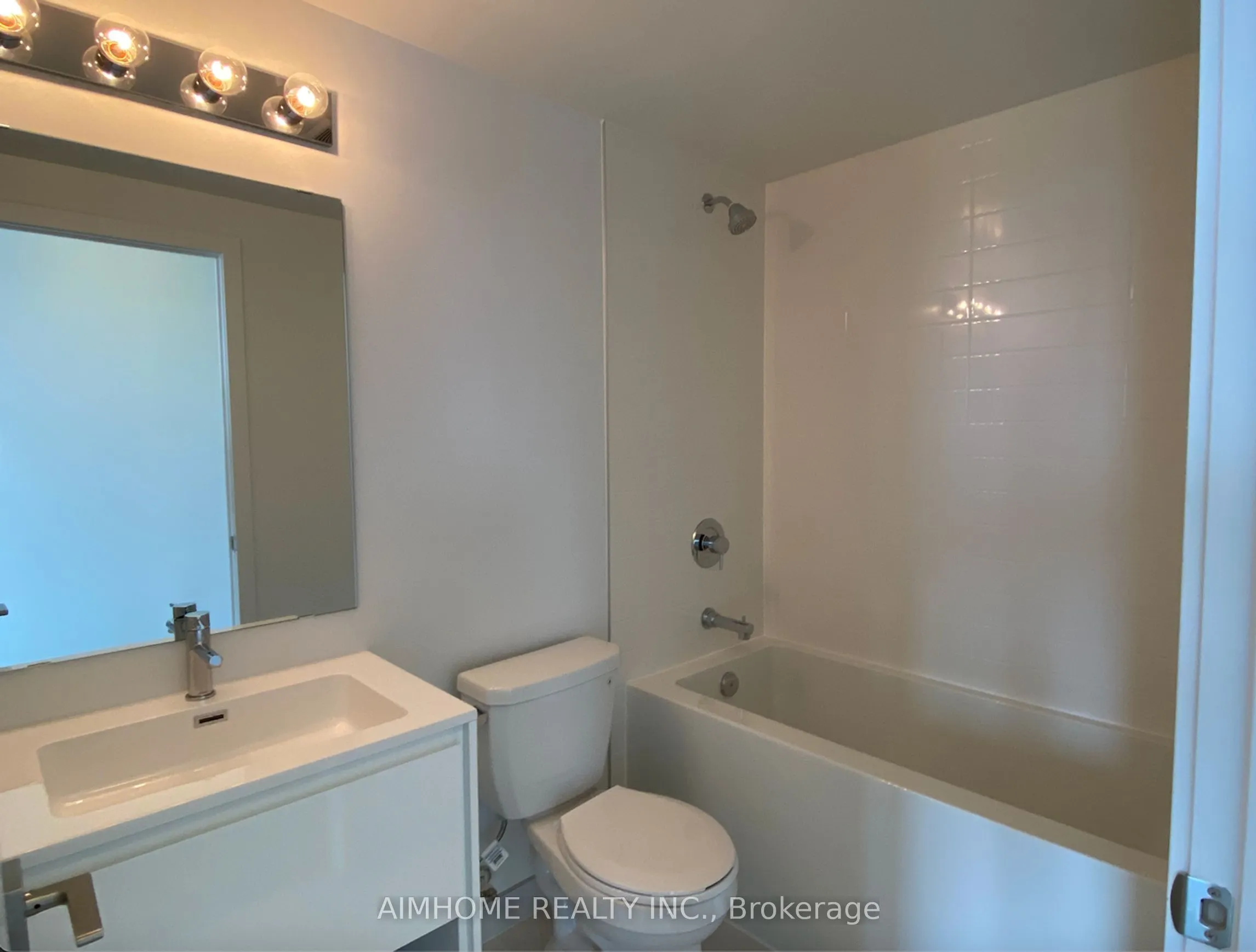 159 Wellesley Street E, #704