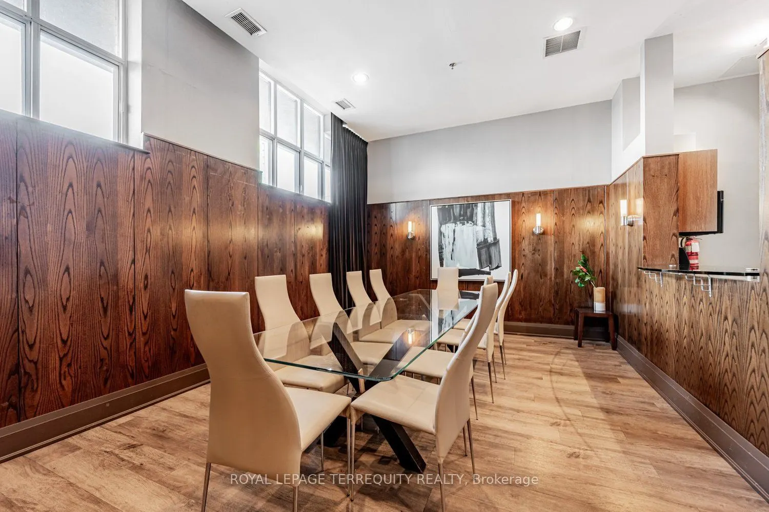 438 Richmond Street W, #722