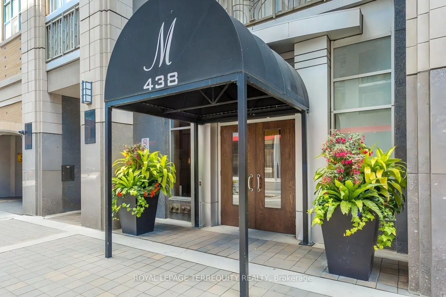 438 Richmond Street W, #722