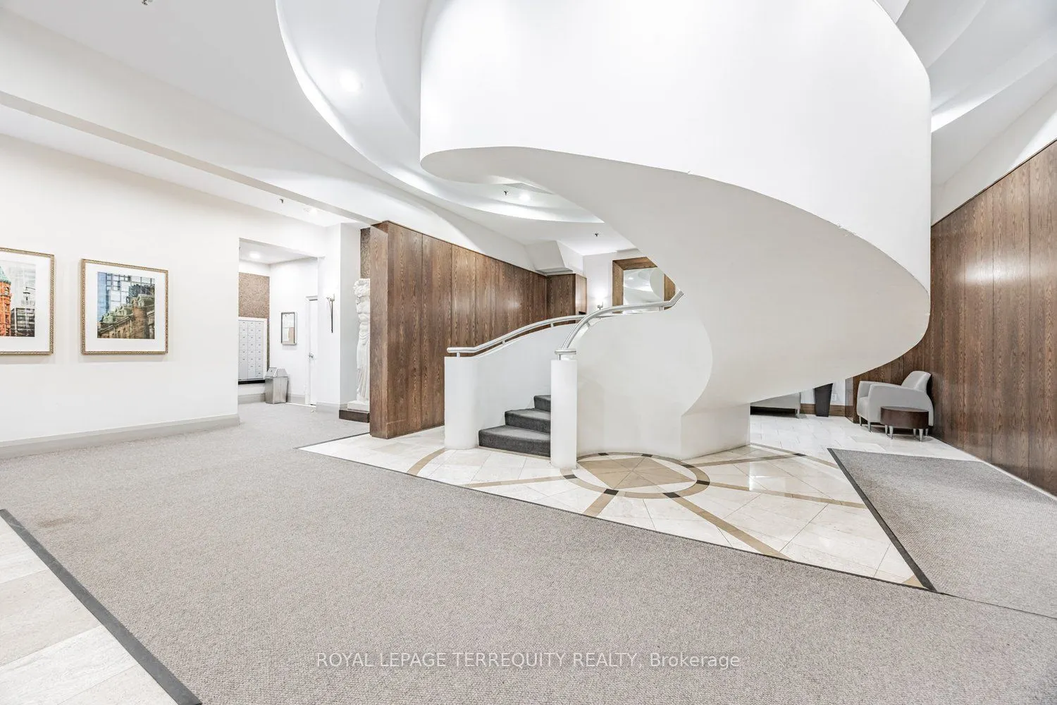 438 Richmond Street W, #722