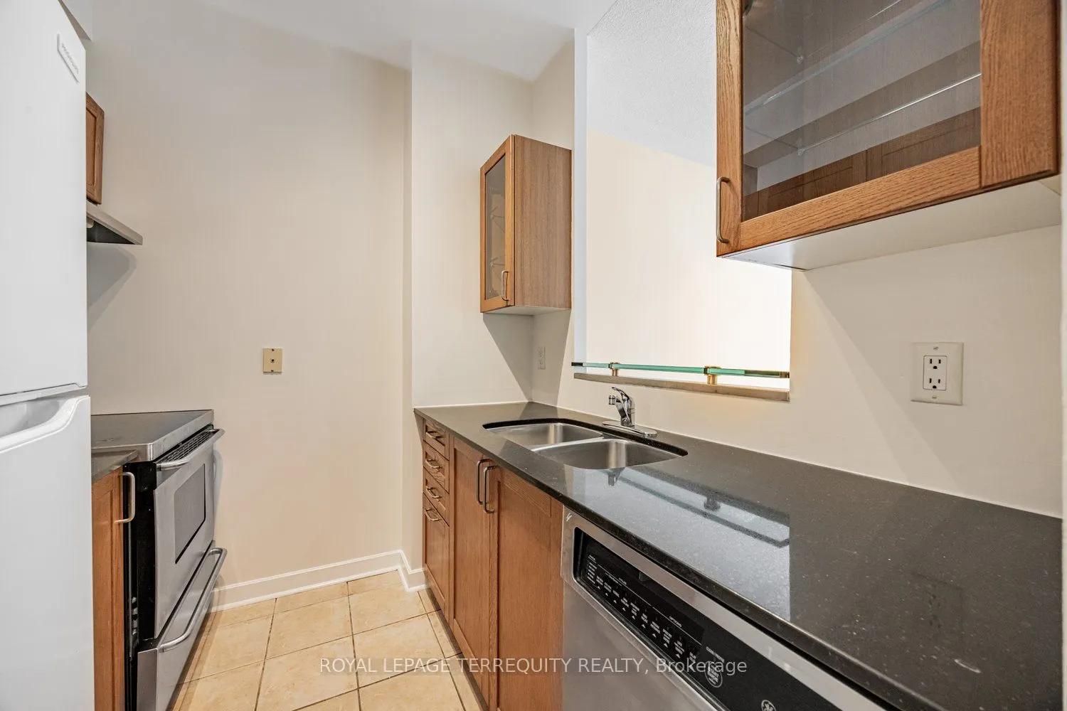 438 Richmond Street W, #722