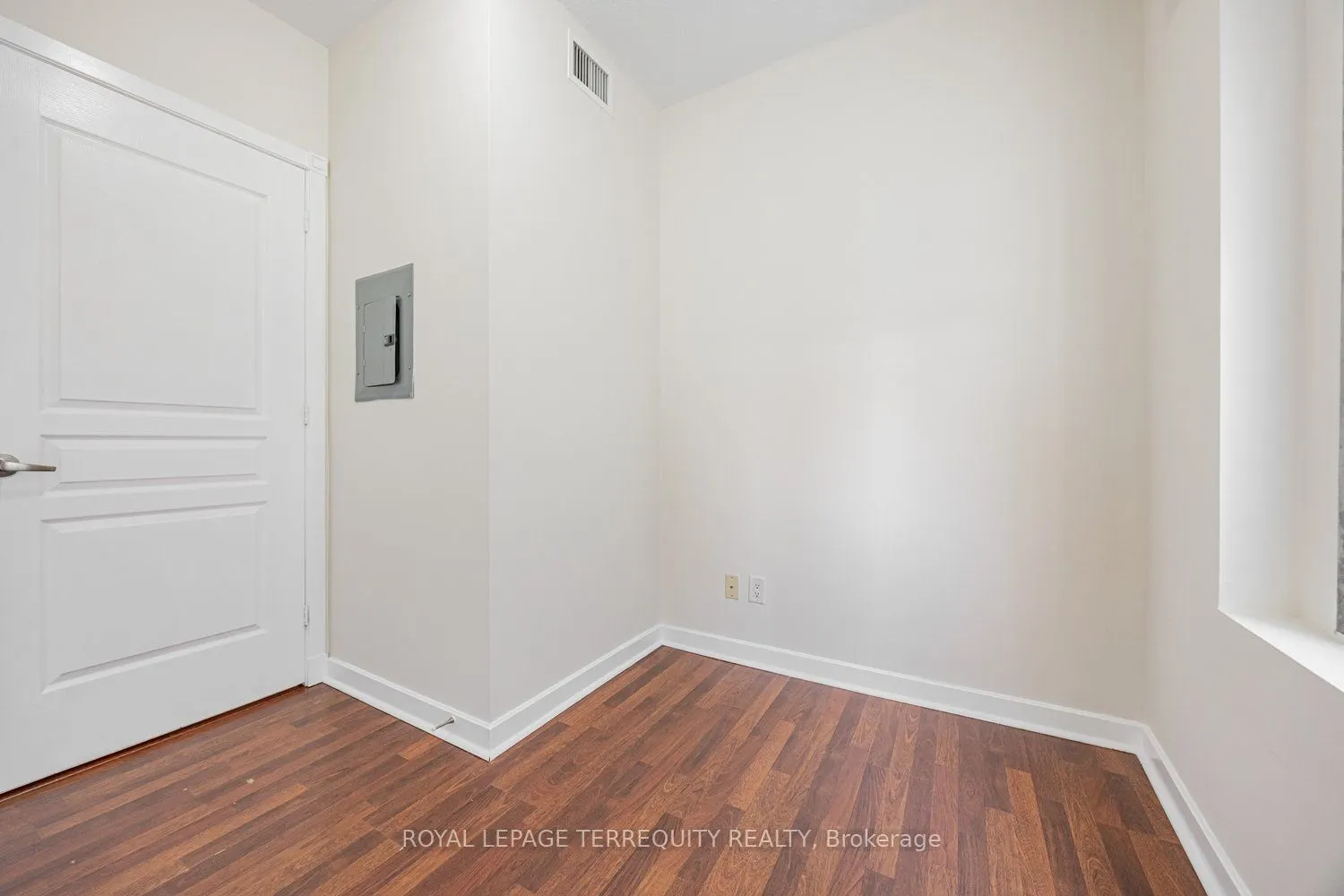 438 Richmond Street W, #722