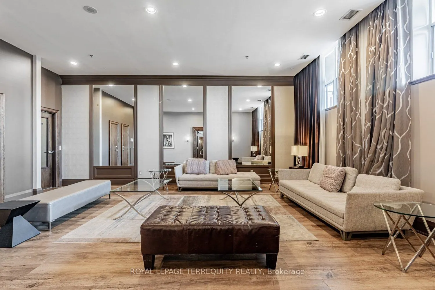 438 Richmond Street W, #722