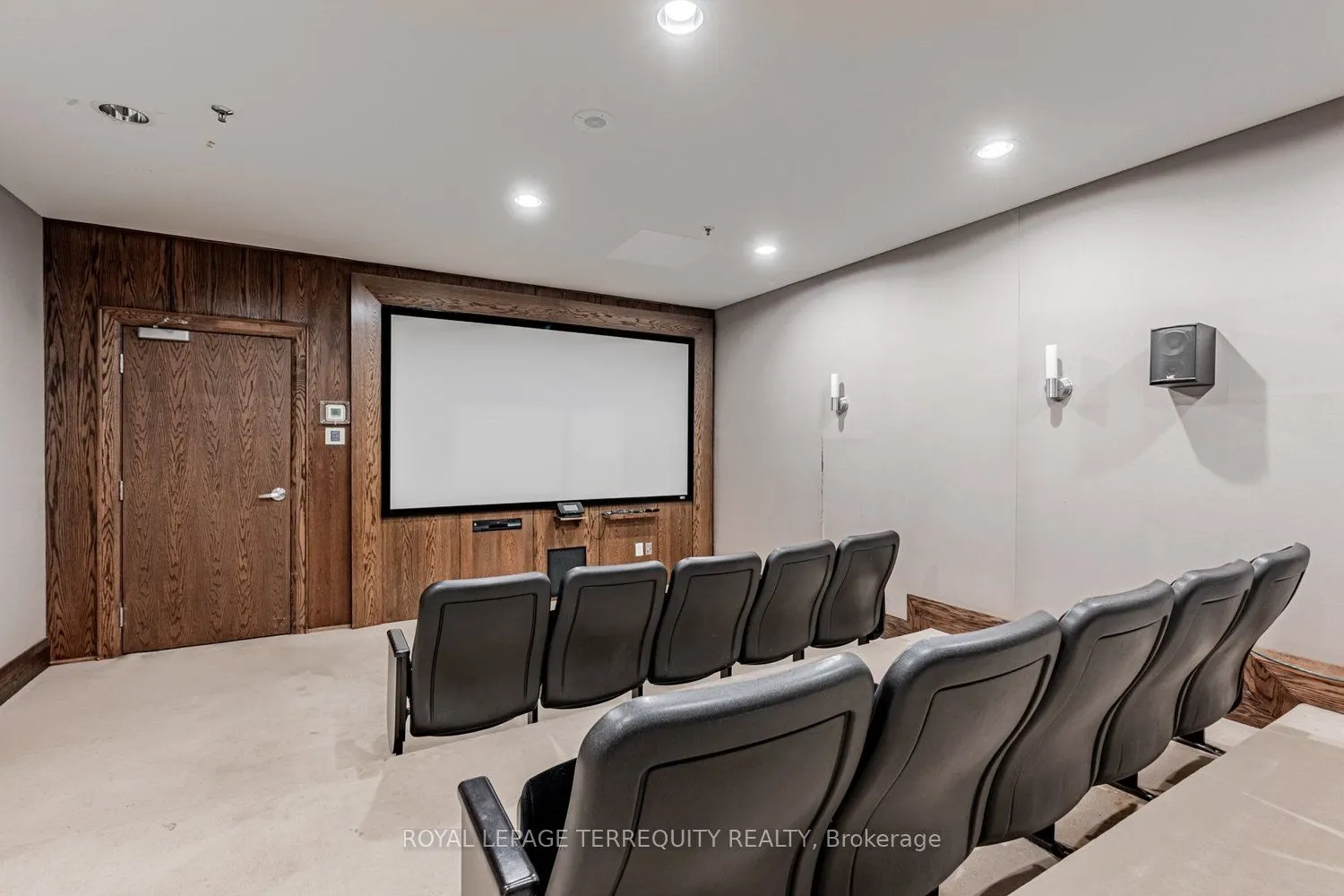 438 Richmond Street W, #722