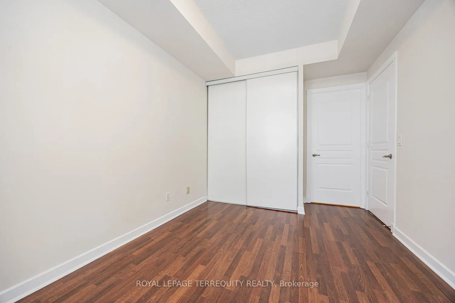 438 Richmond Street W, #722
