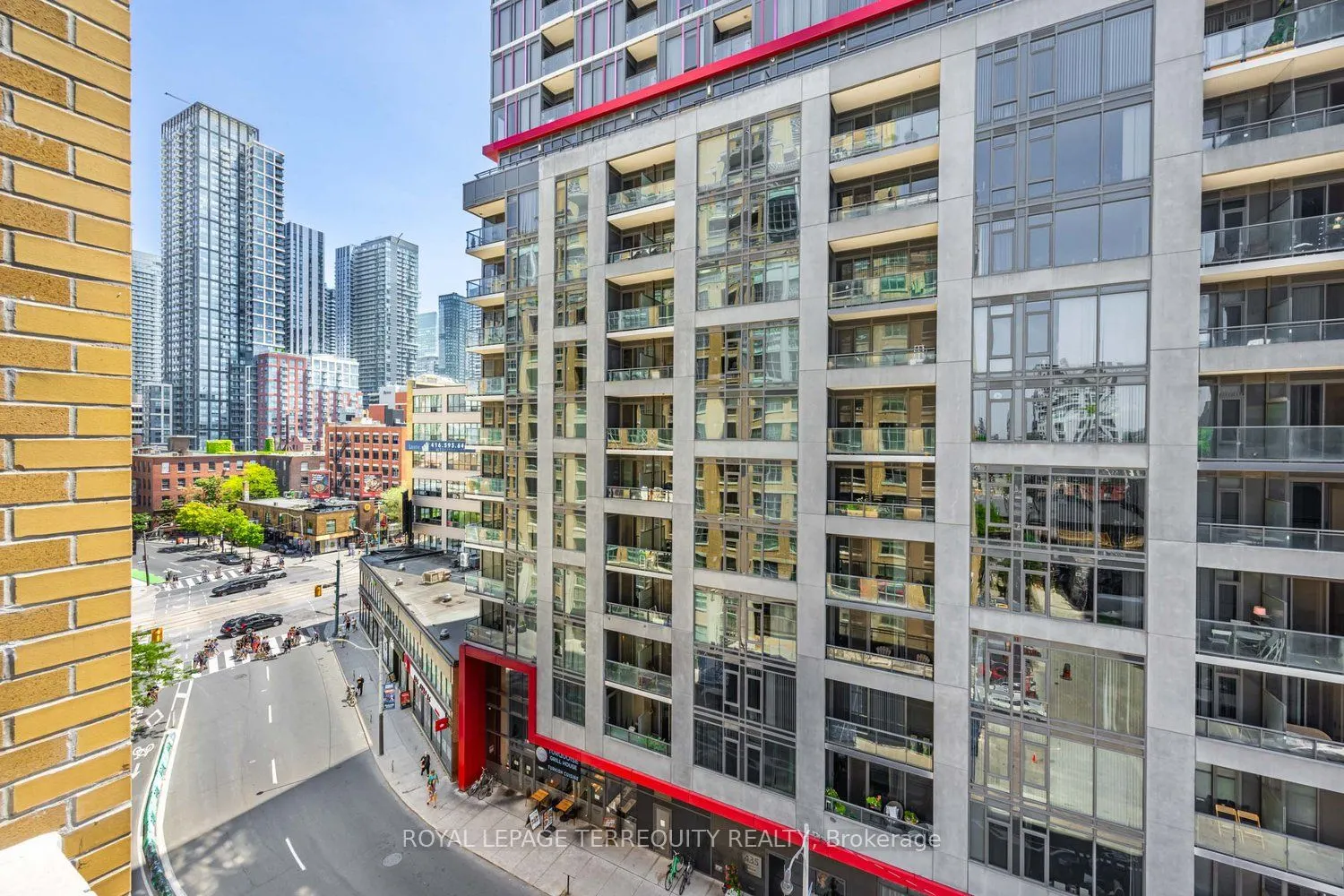 438 Richmond Street W, #722