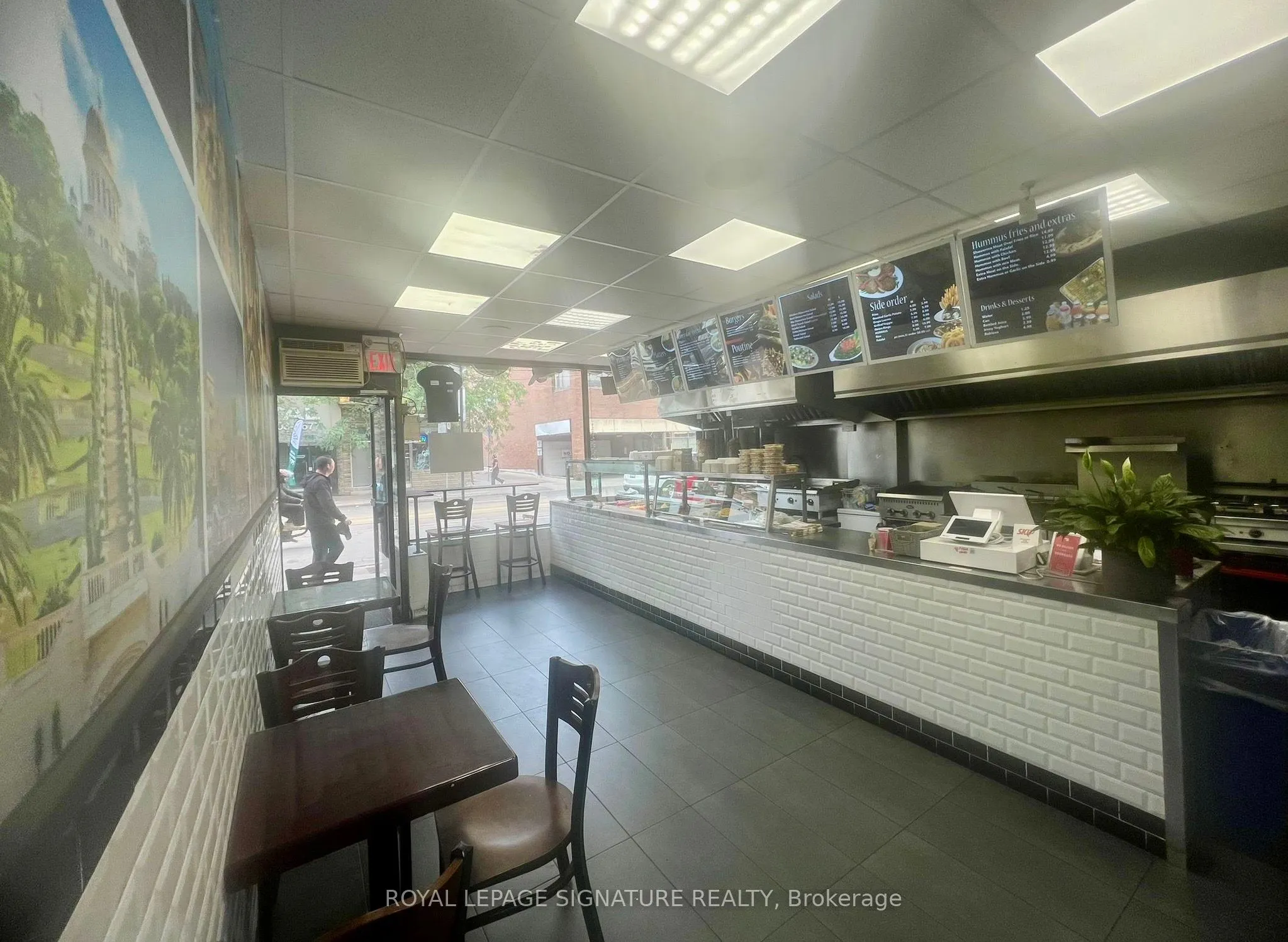 761 Dundas Street W