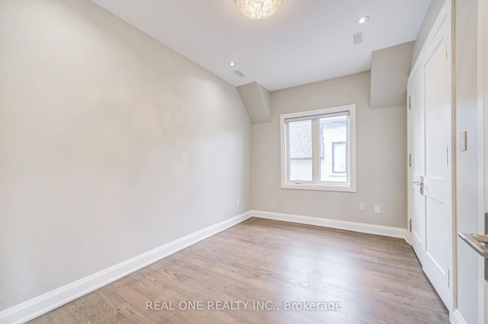 158 Waterloo Avenue