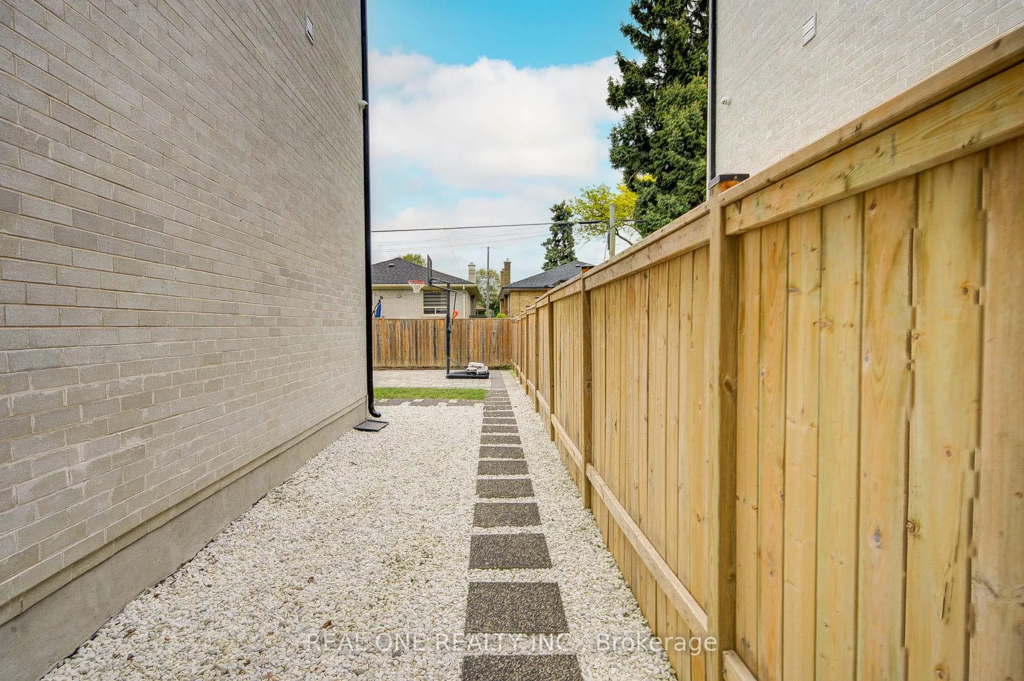 158 Waterloo Avenue