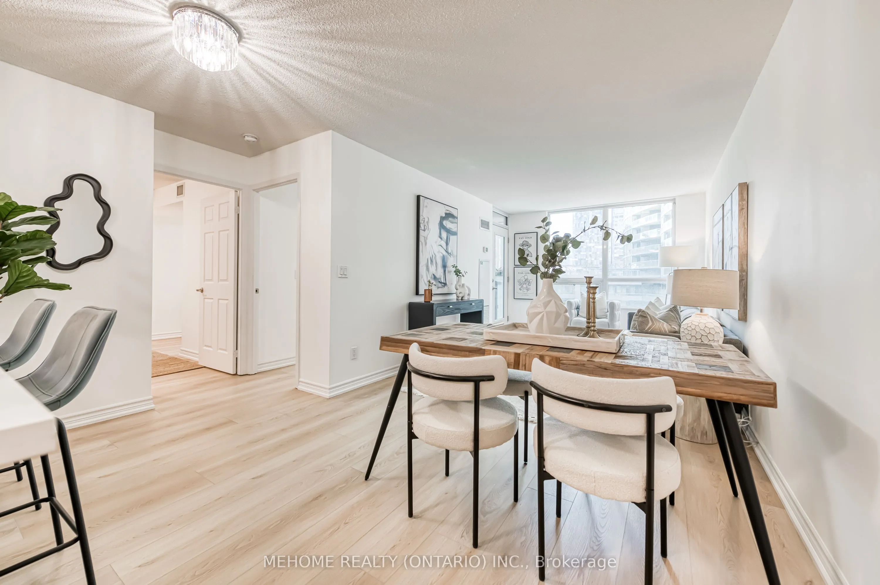 19 Grand Trunk Crescent, #702