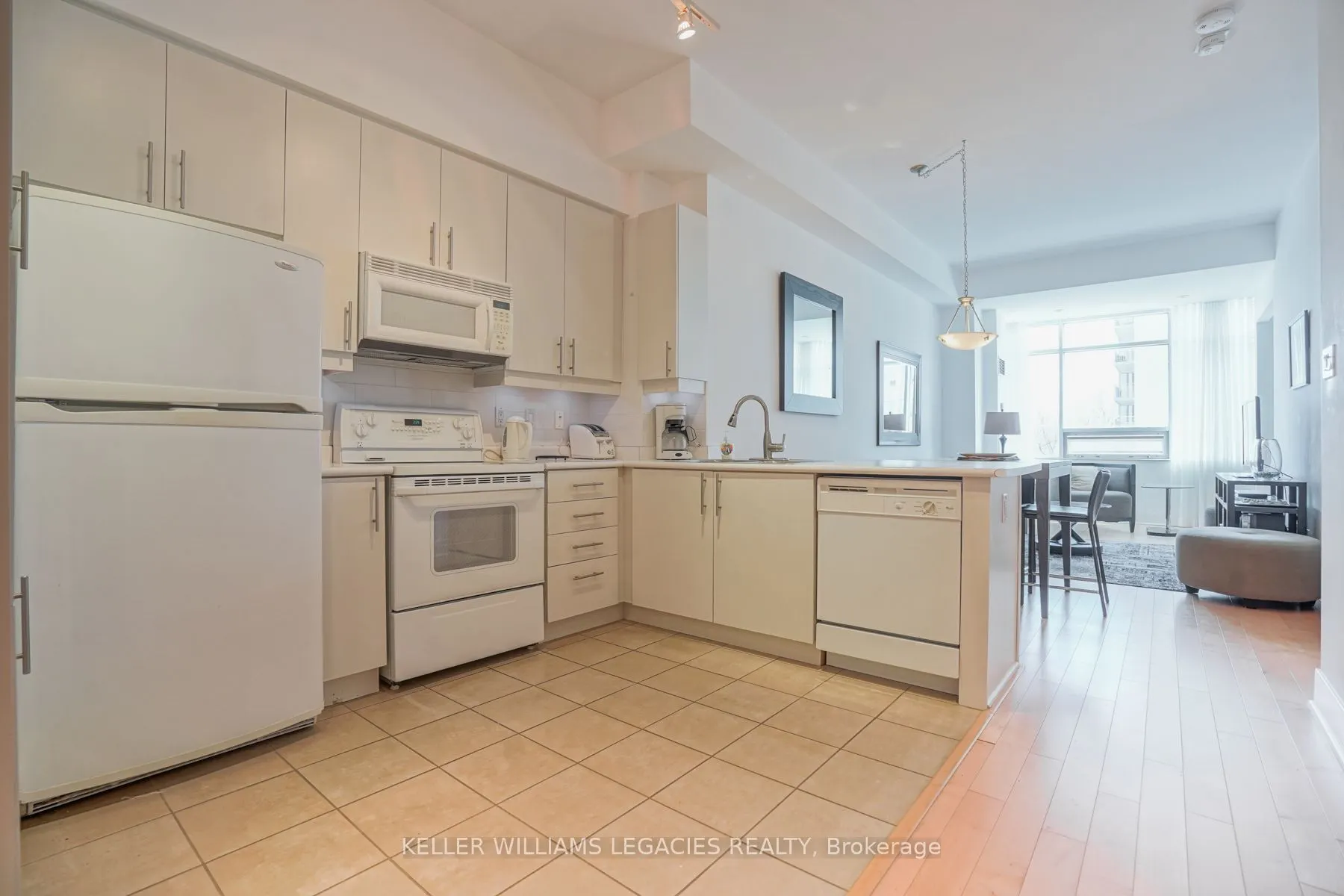 562 Eglinton Avenue E, #302