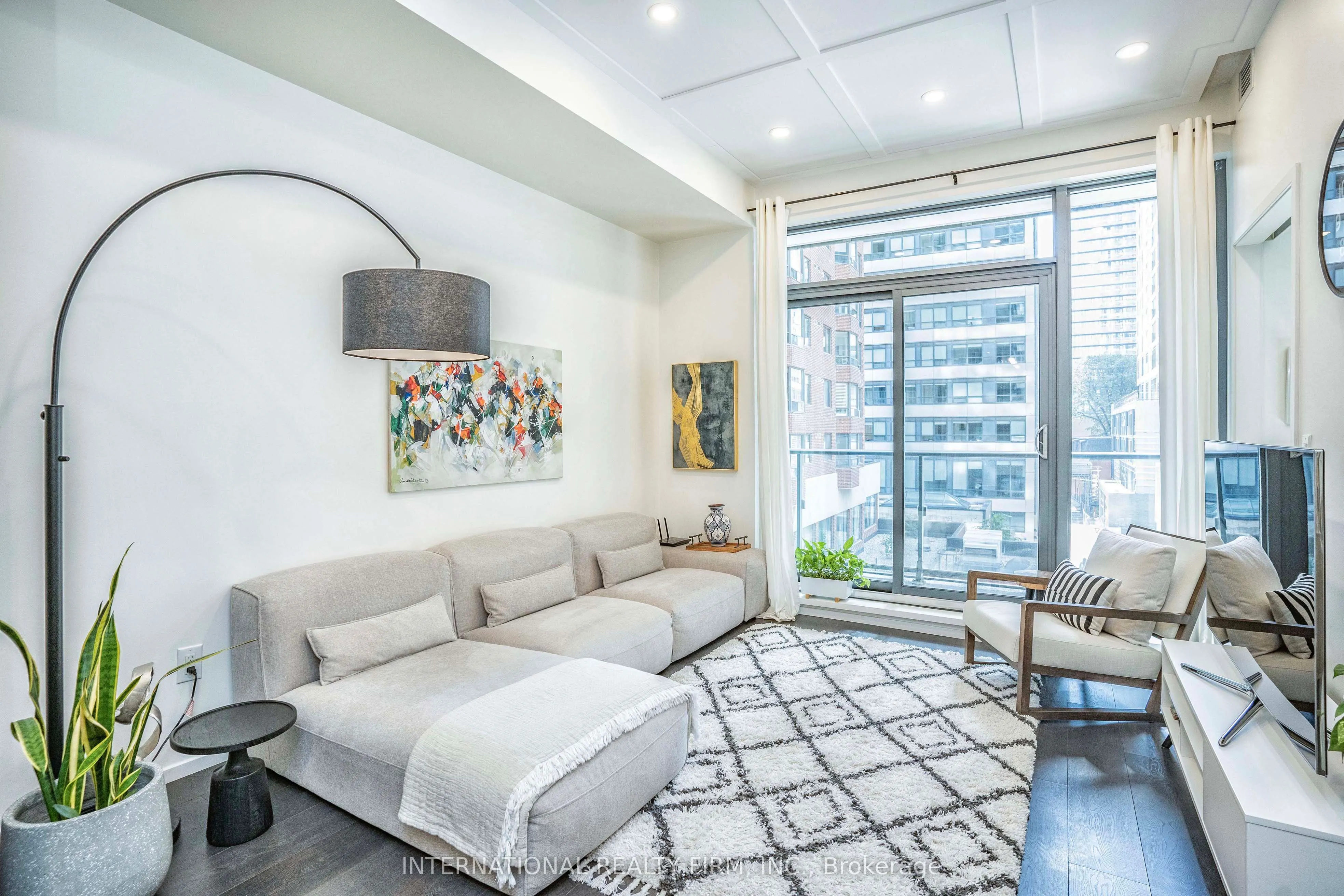 159 Dundas Street E, #403