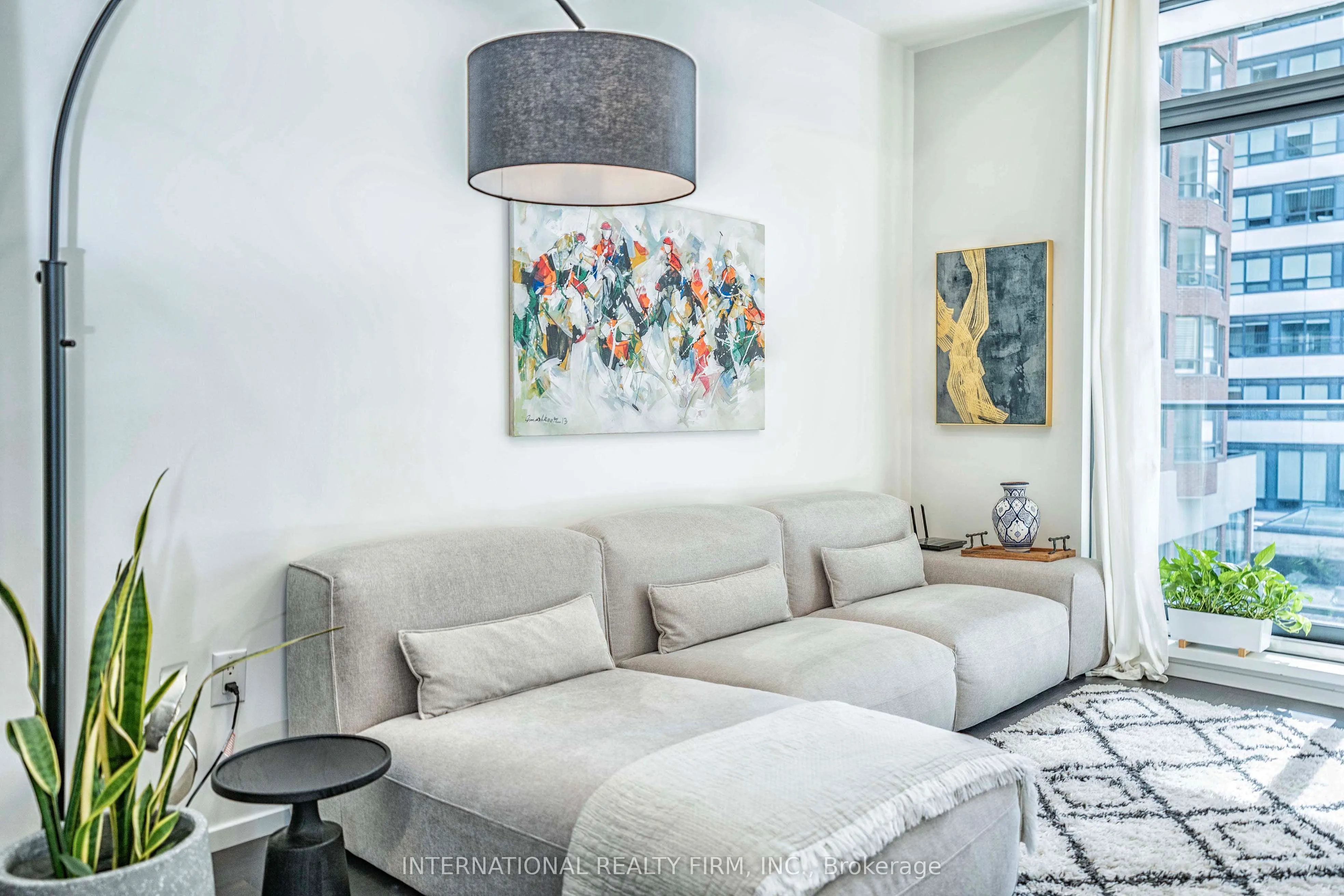 159 Dundas Street E, #403