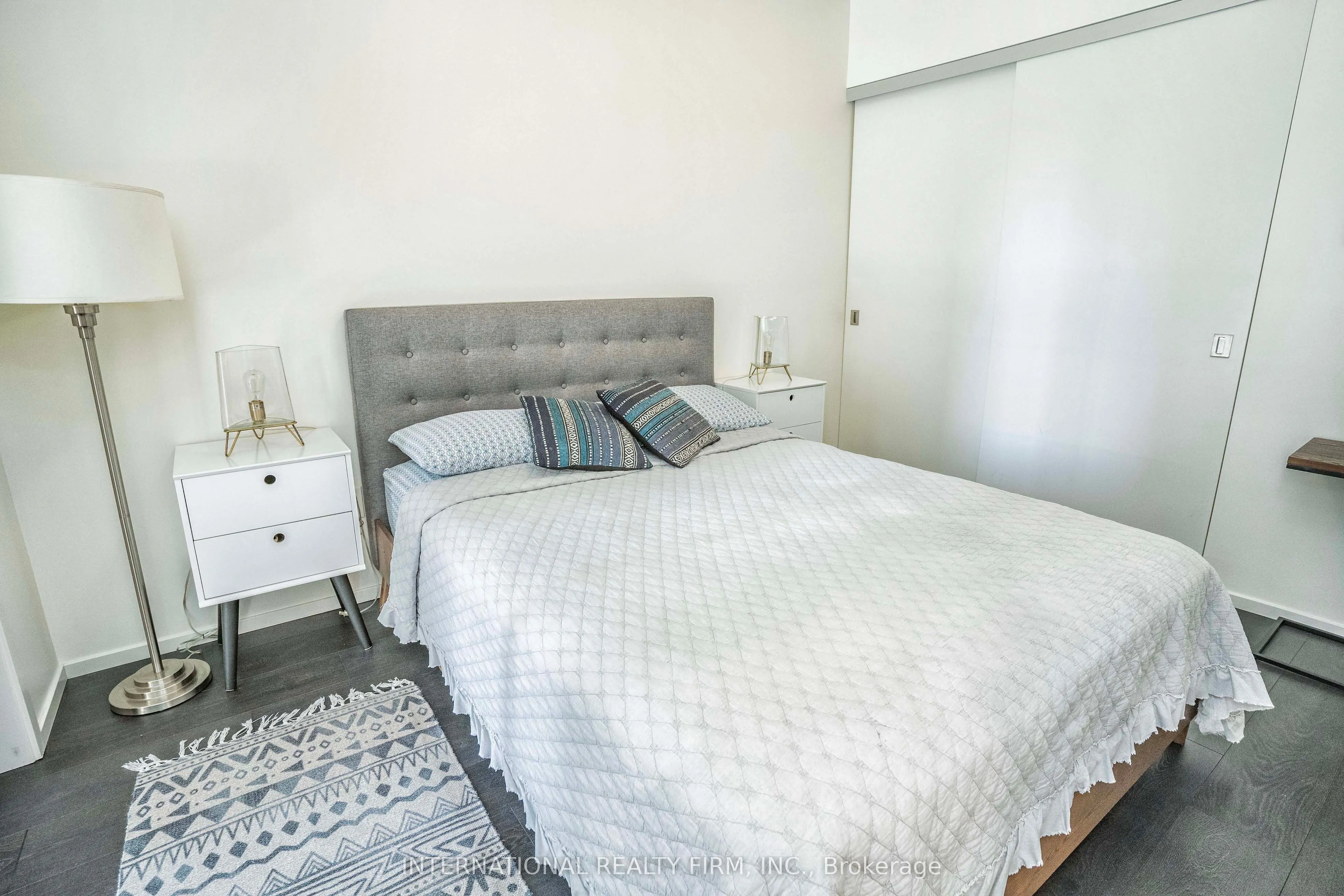 159 Dundas Street E, #403