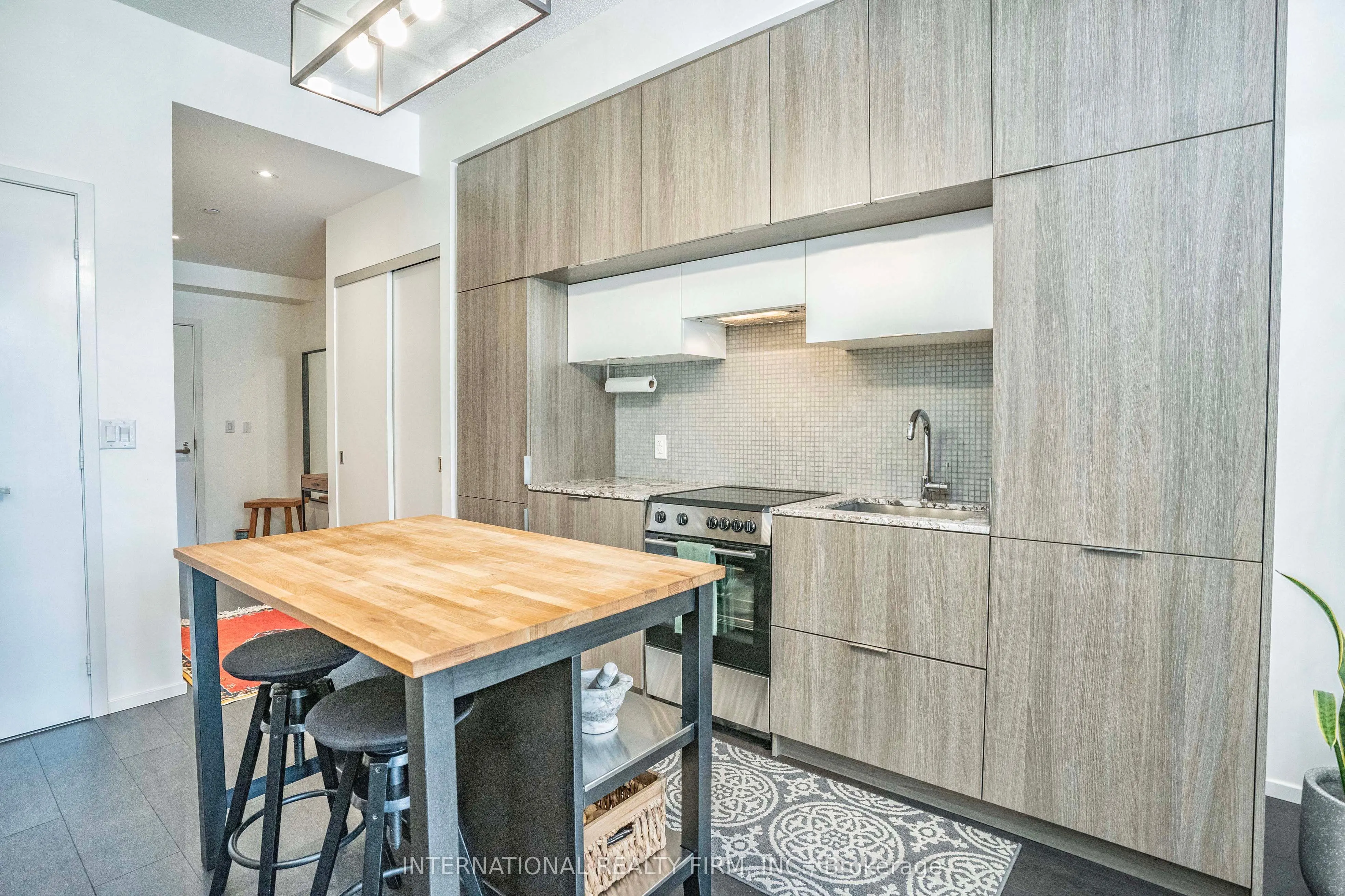 159 Dundas Street E, #403