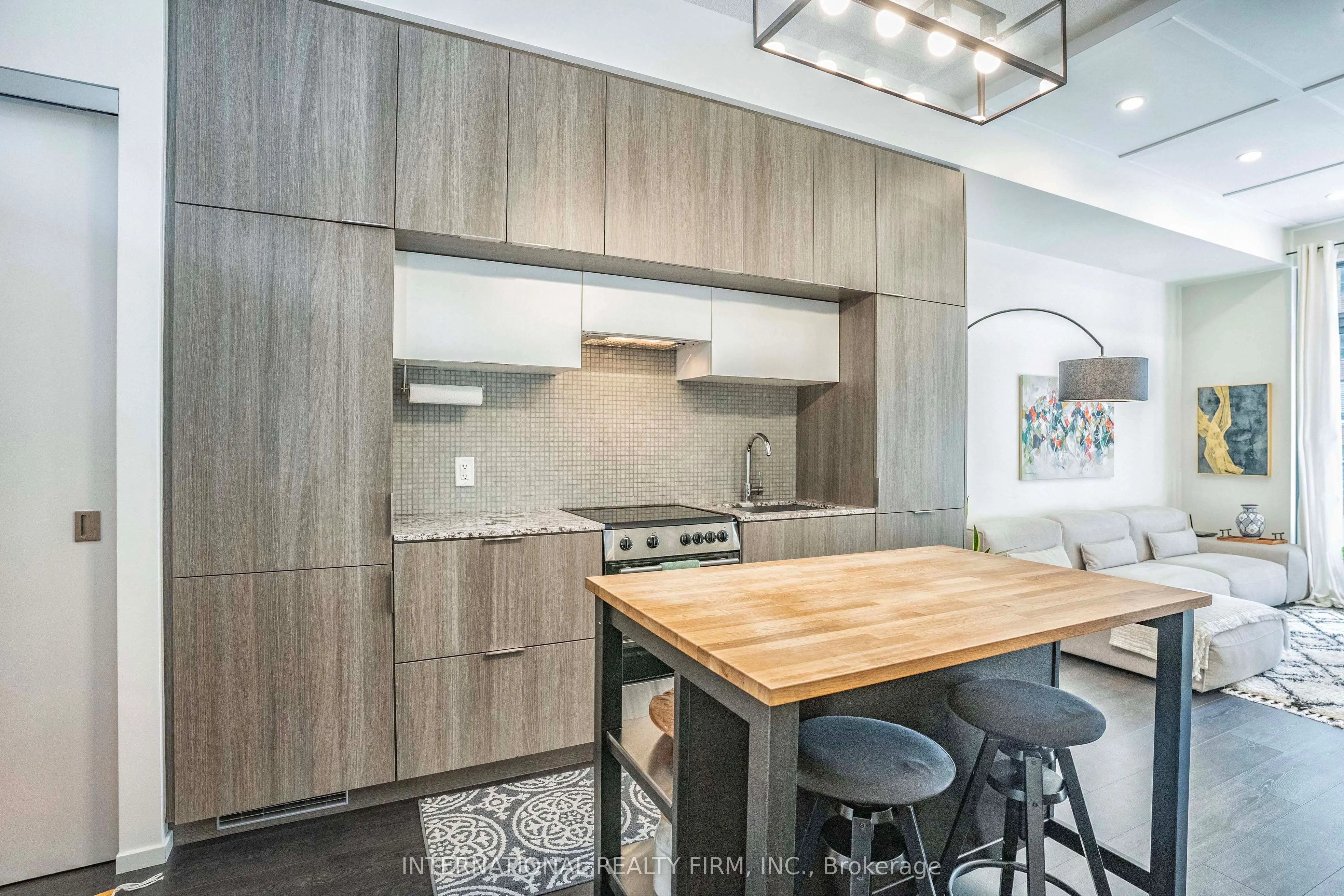 159 Dundas Street E, #403