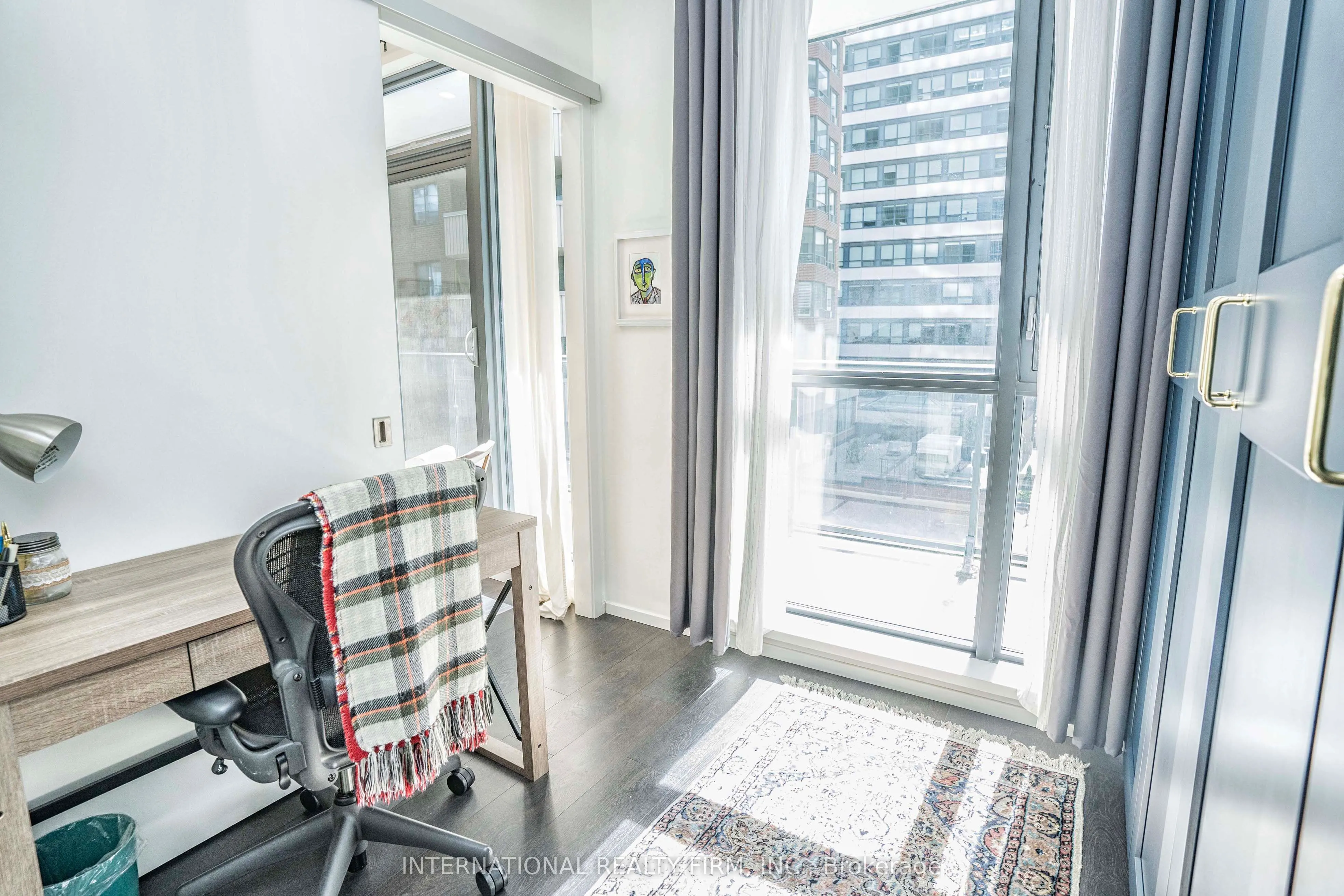 159 Dundas Street E, #403