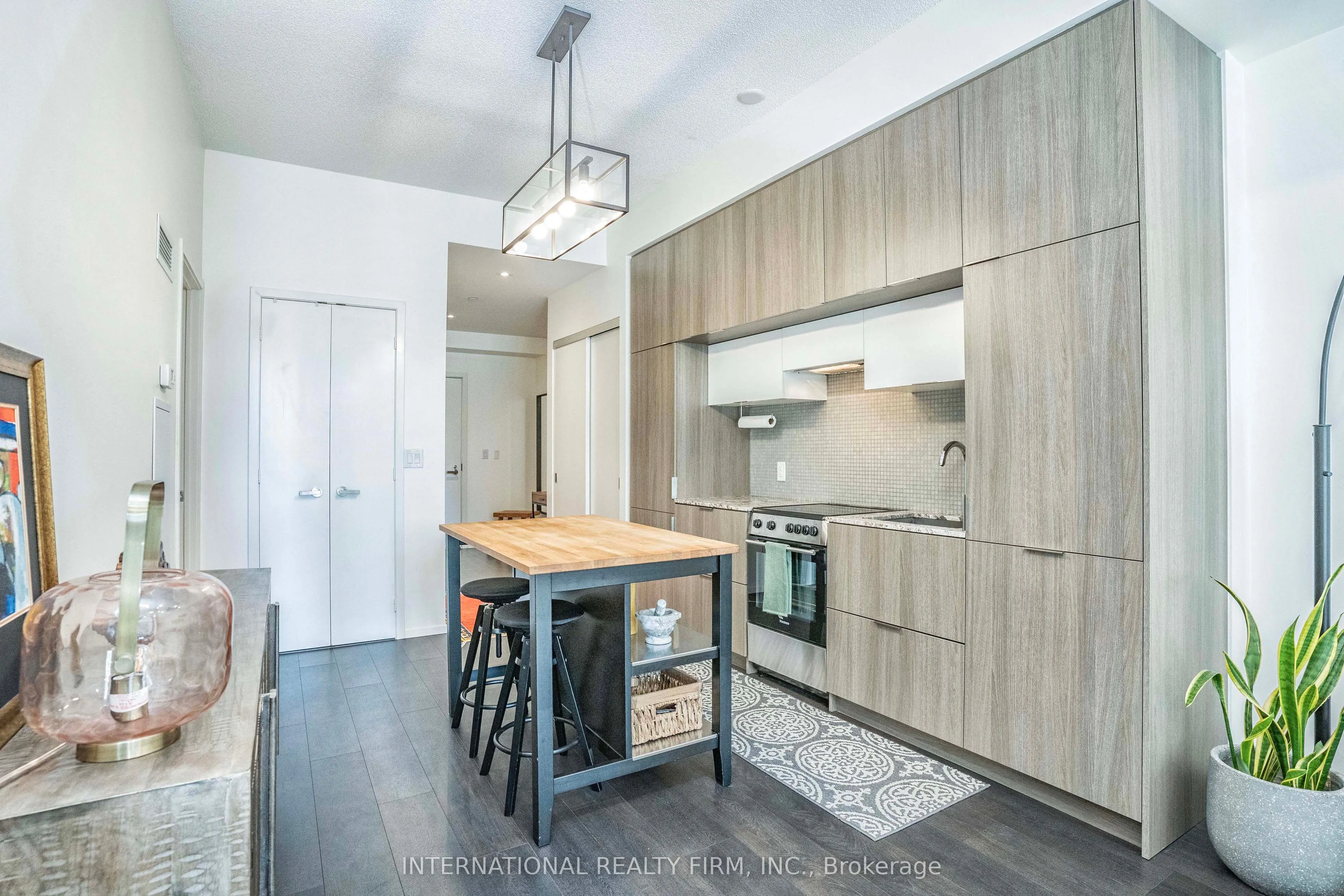 159 Dundas Street E, #403