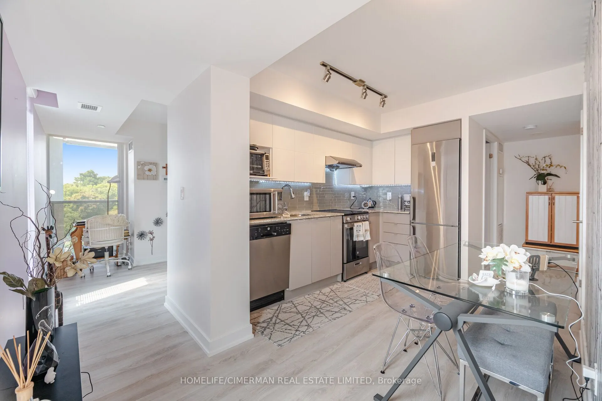 120 Varna Drive, #405