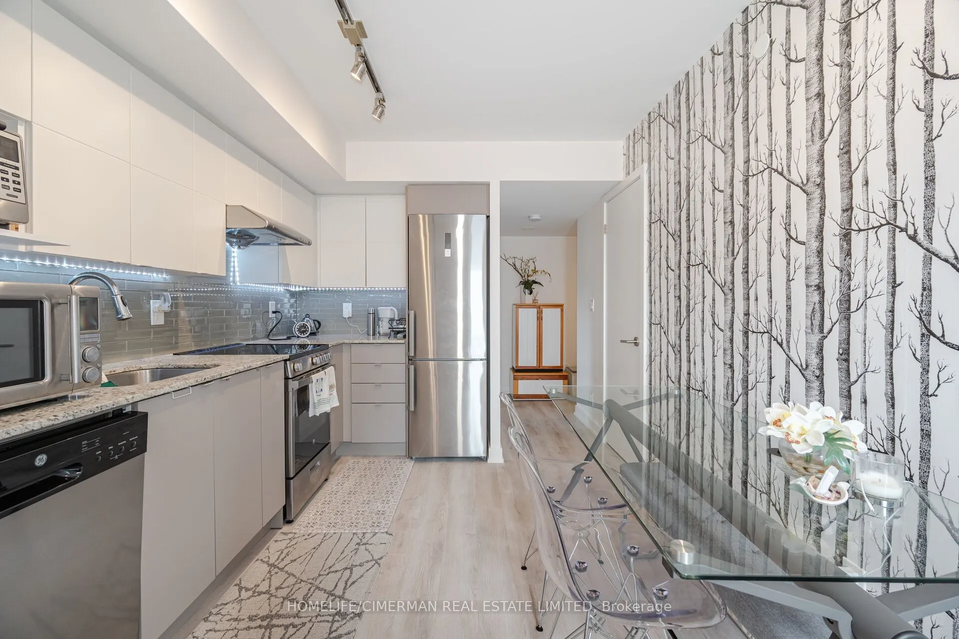 120 Varna Drive, #405