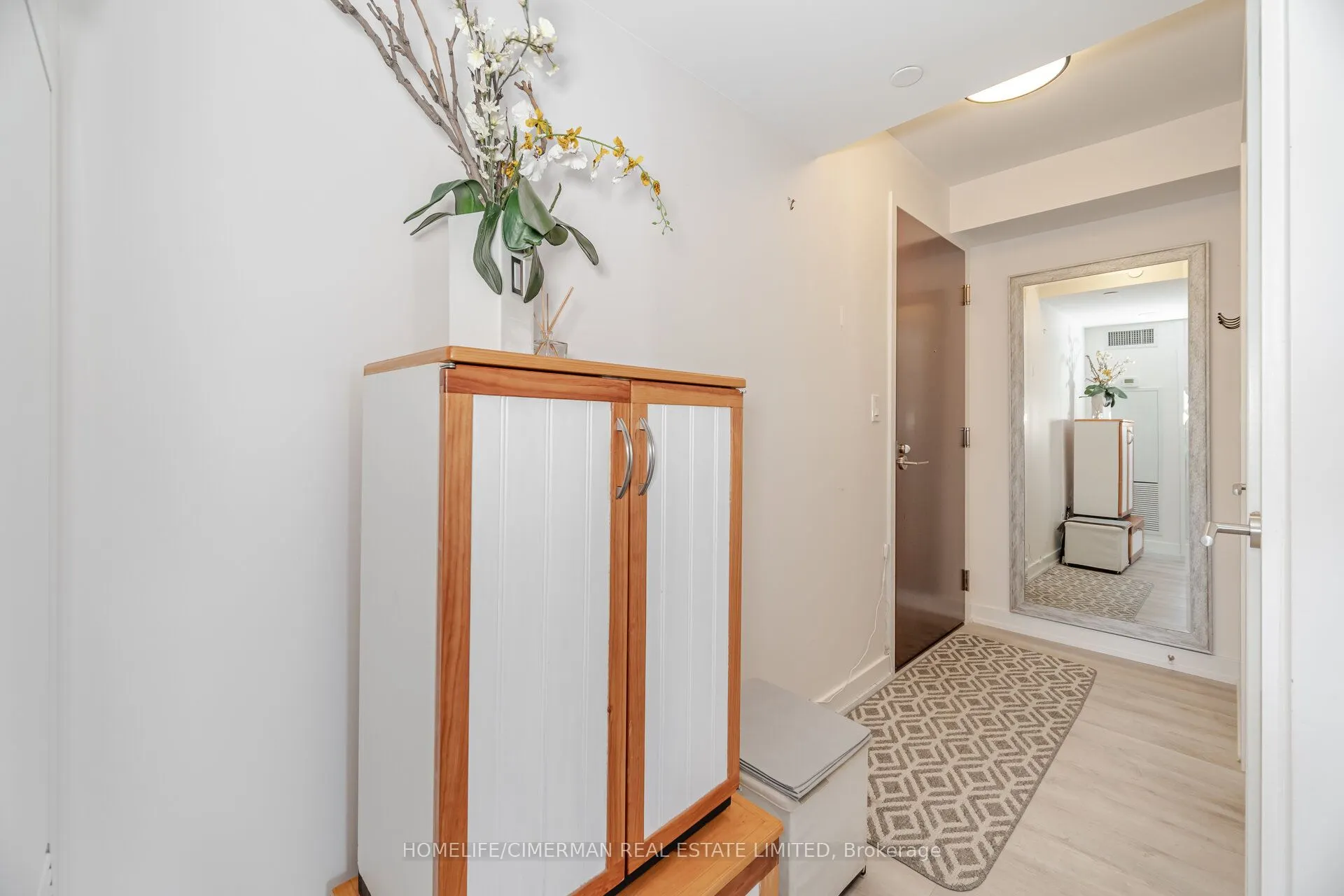 120 Varna Drive, #405