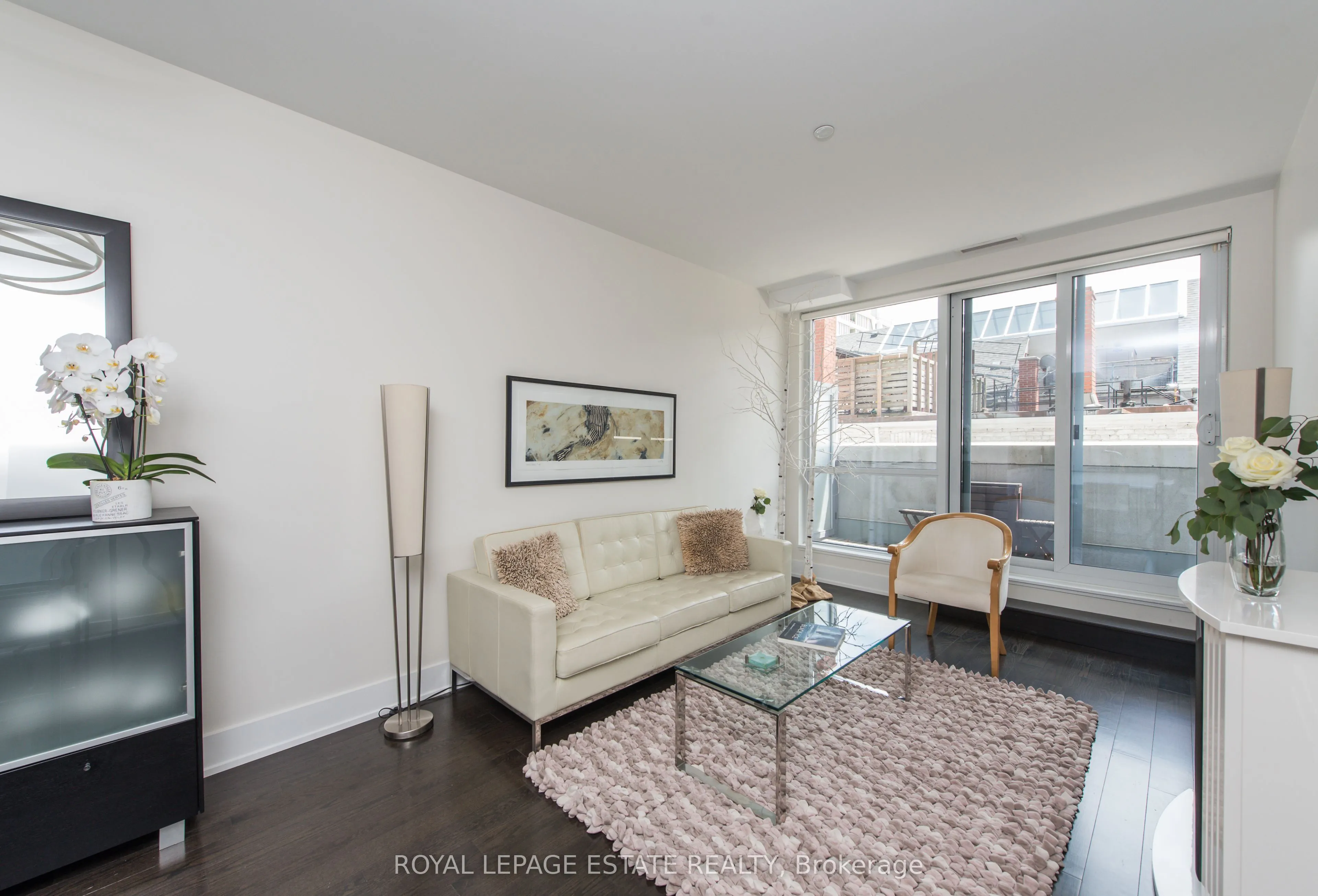 170 Avenue Road, #211