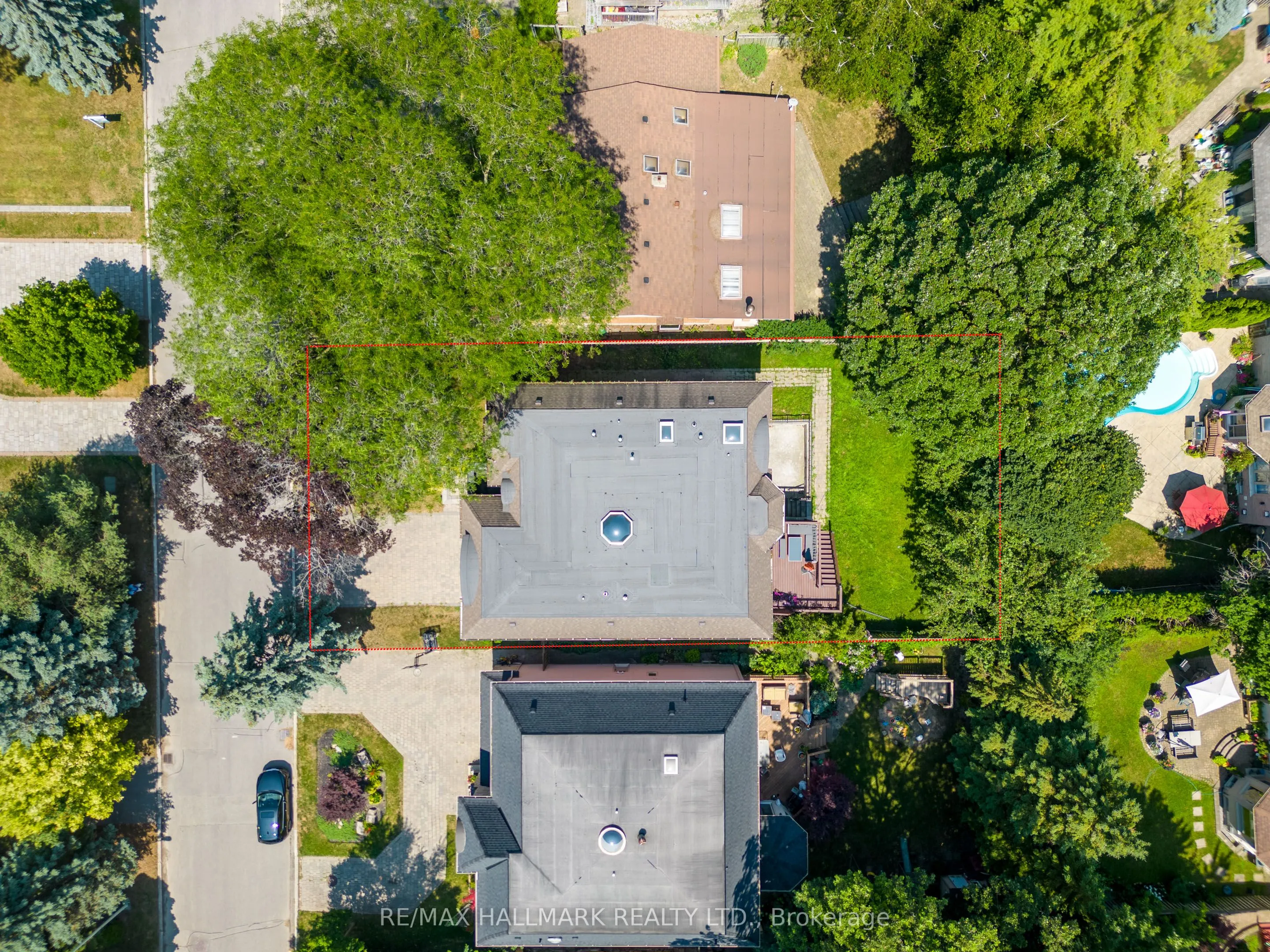 48 Hurlingham Crescent E