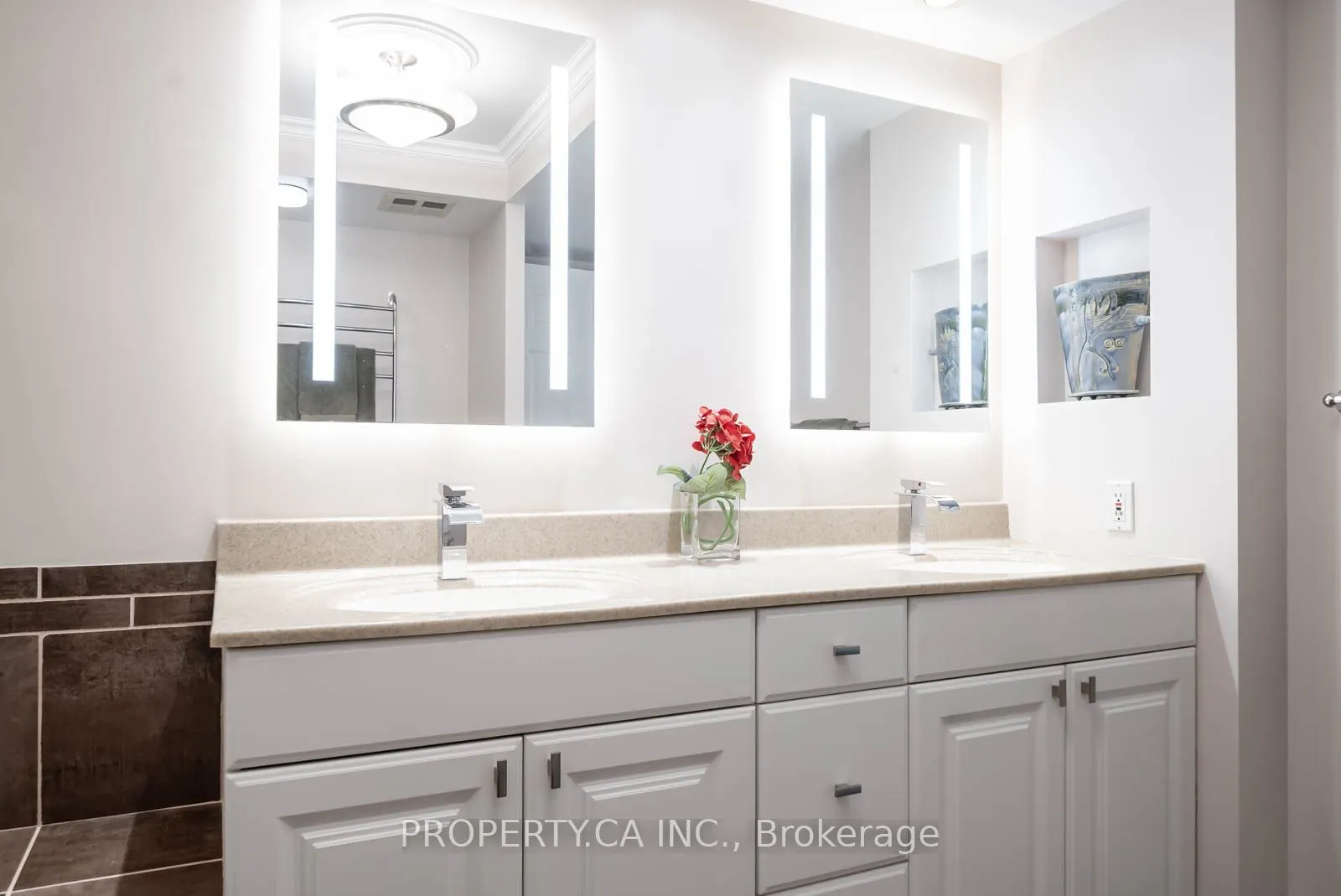 33 University Avenue, #1407