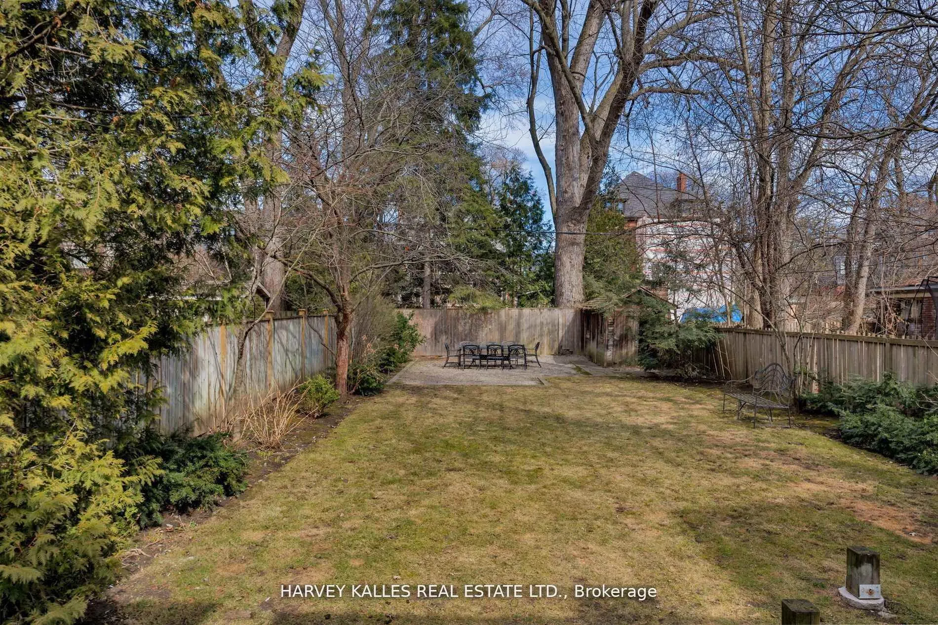 11 Hawthorn Avenue