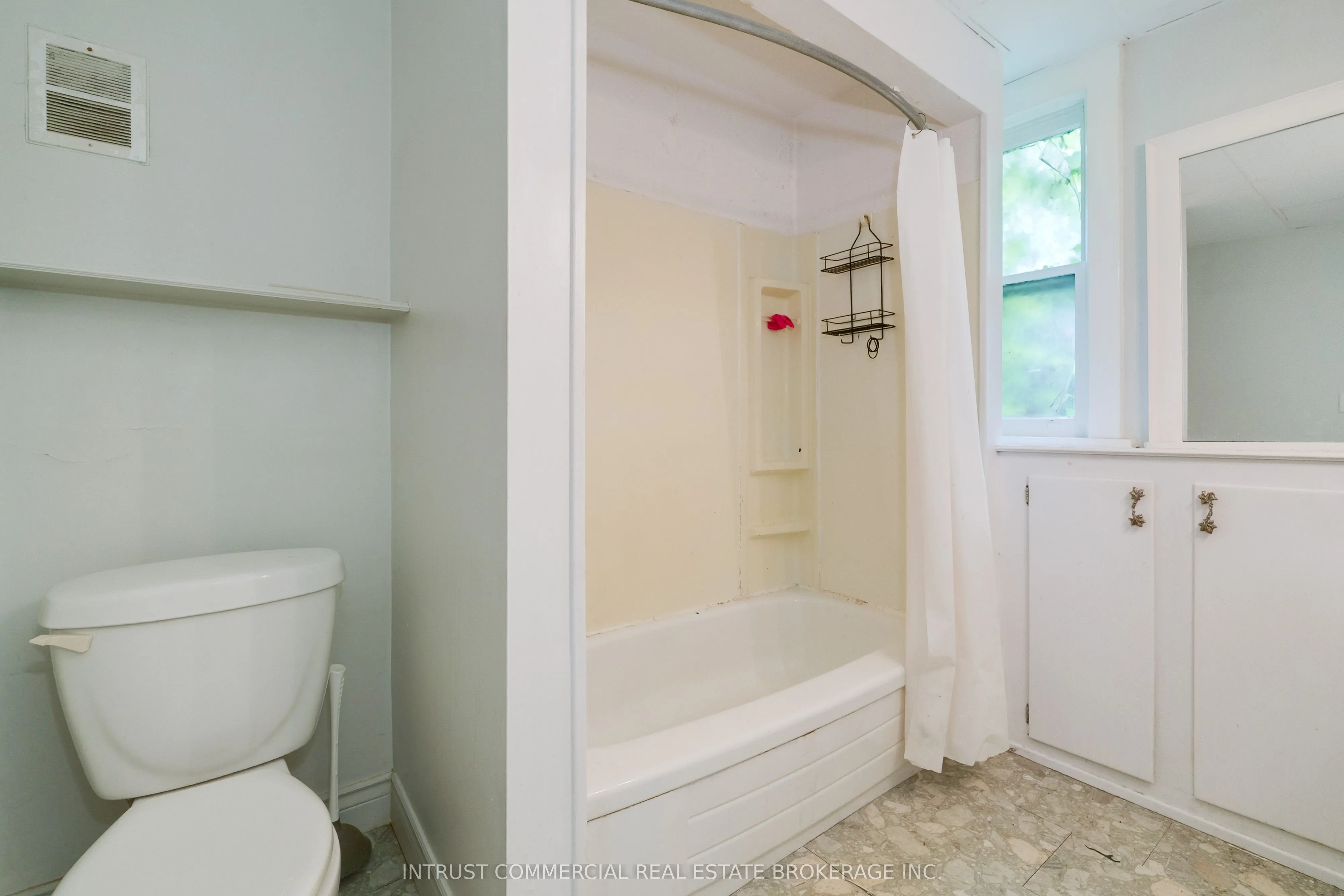 382 Spadina Road