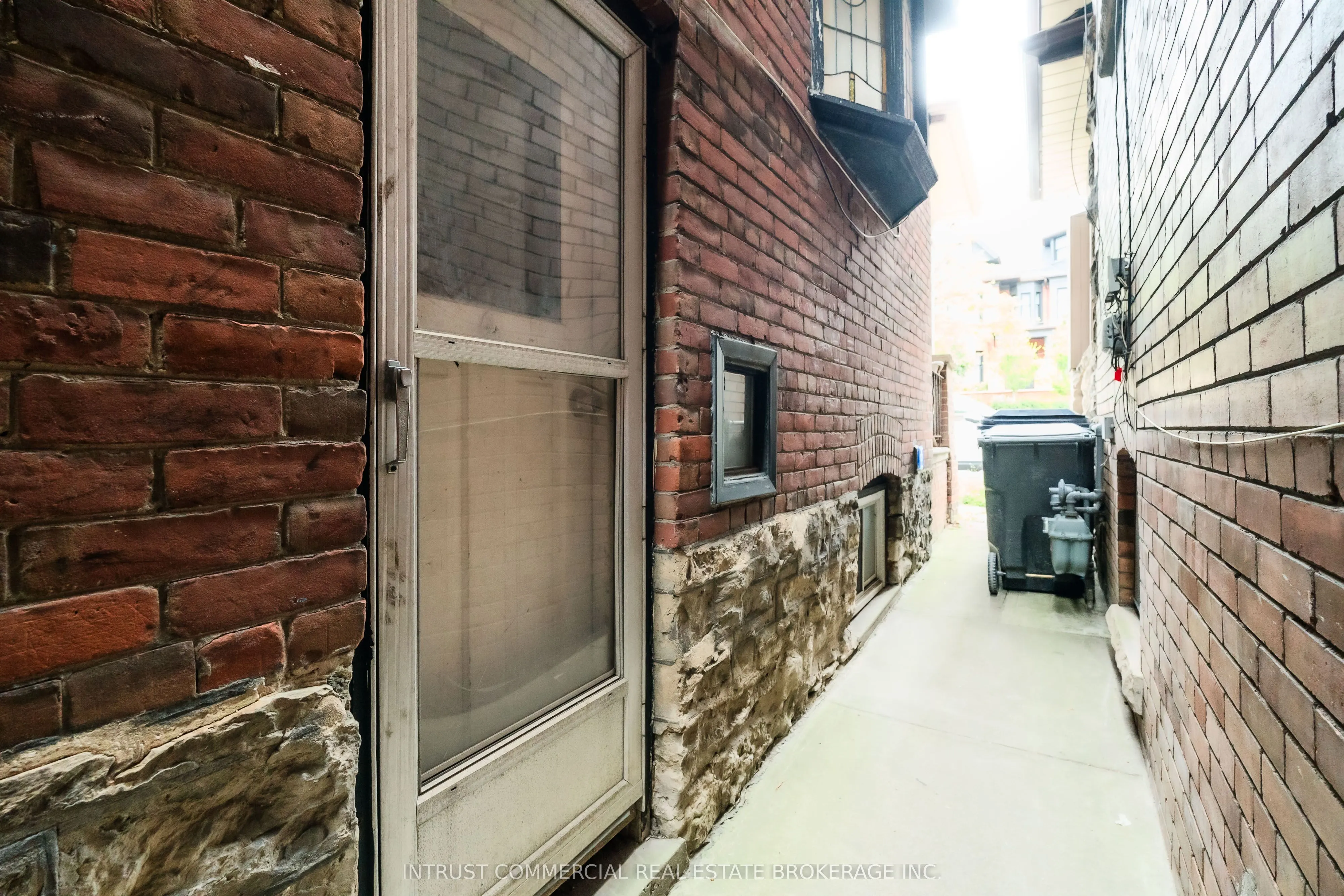 382 Spadina Road