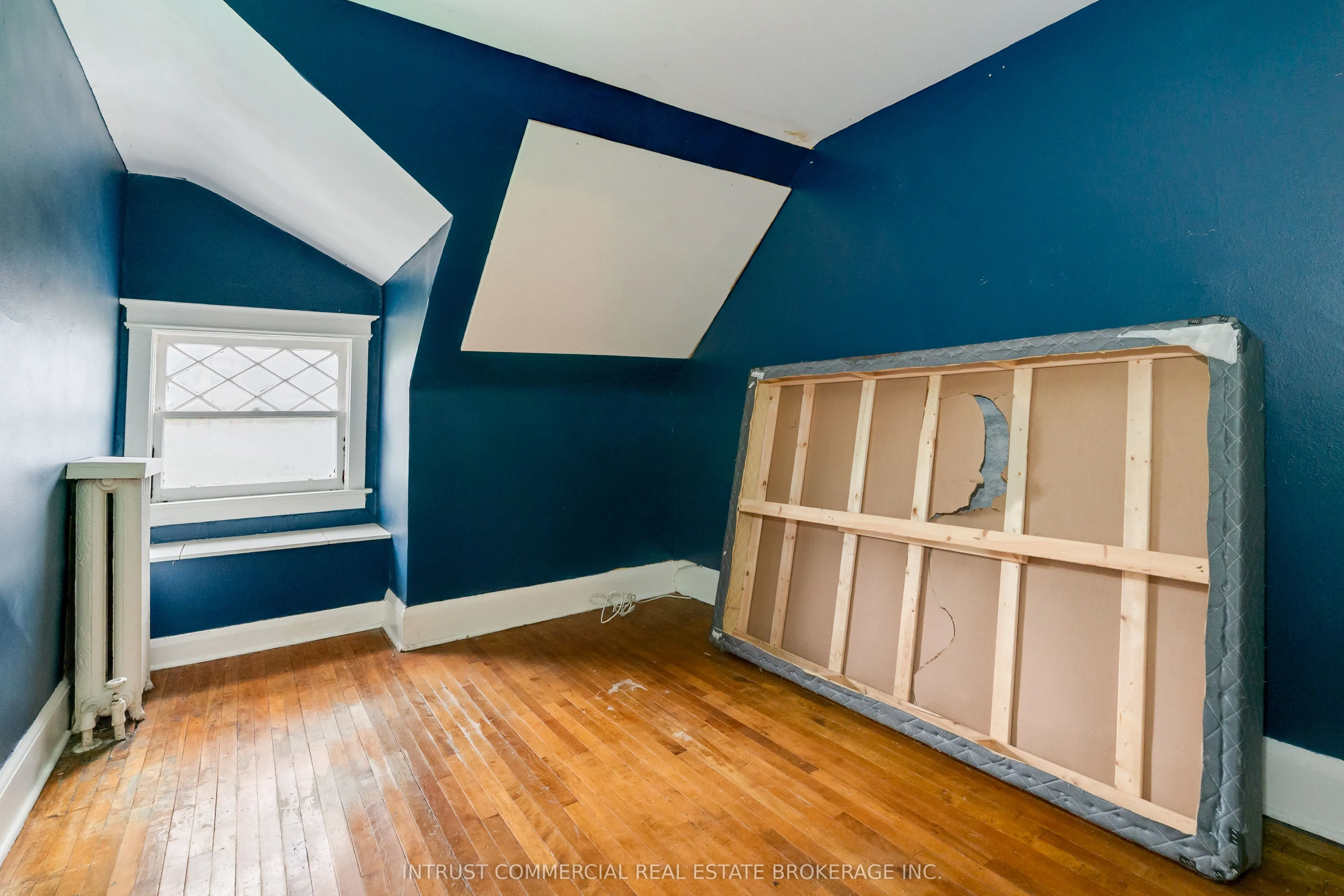 382 Spadina Road