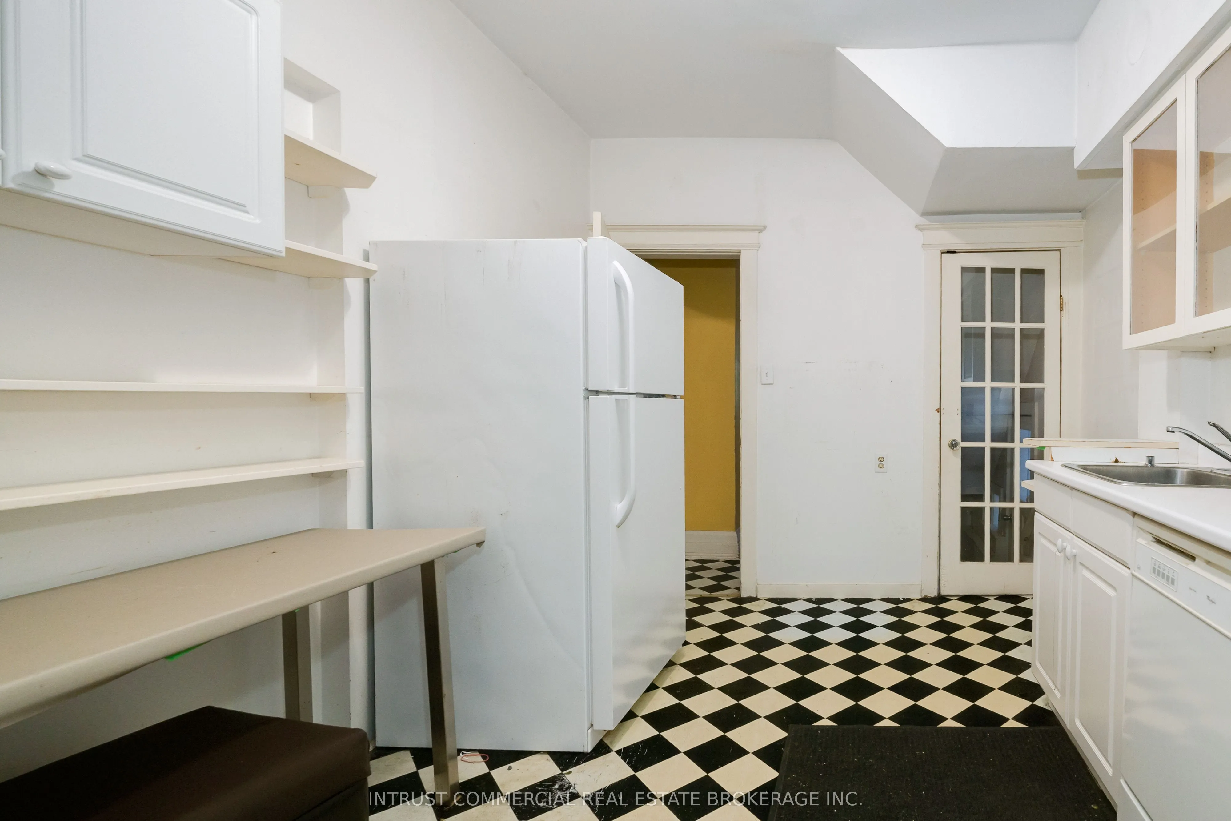 382 Spadina Road