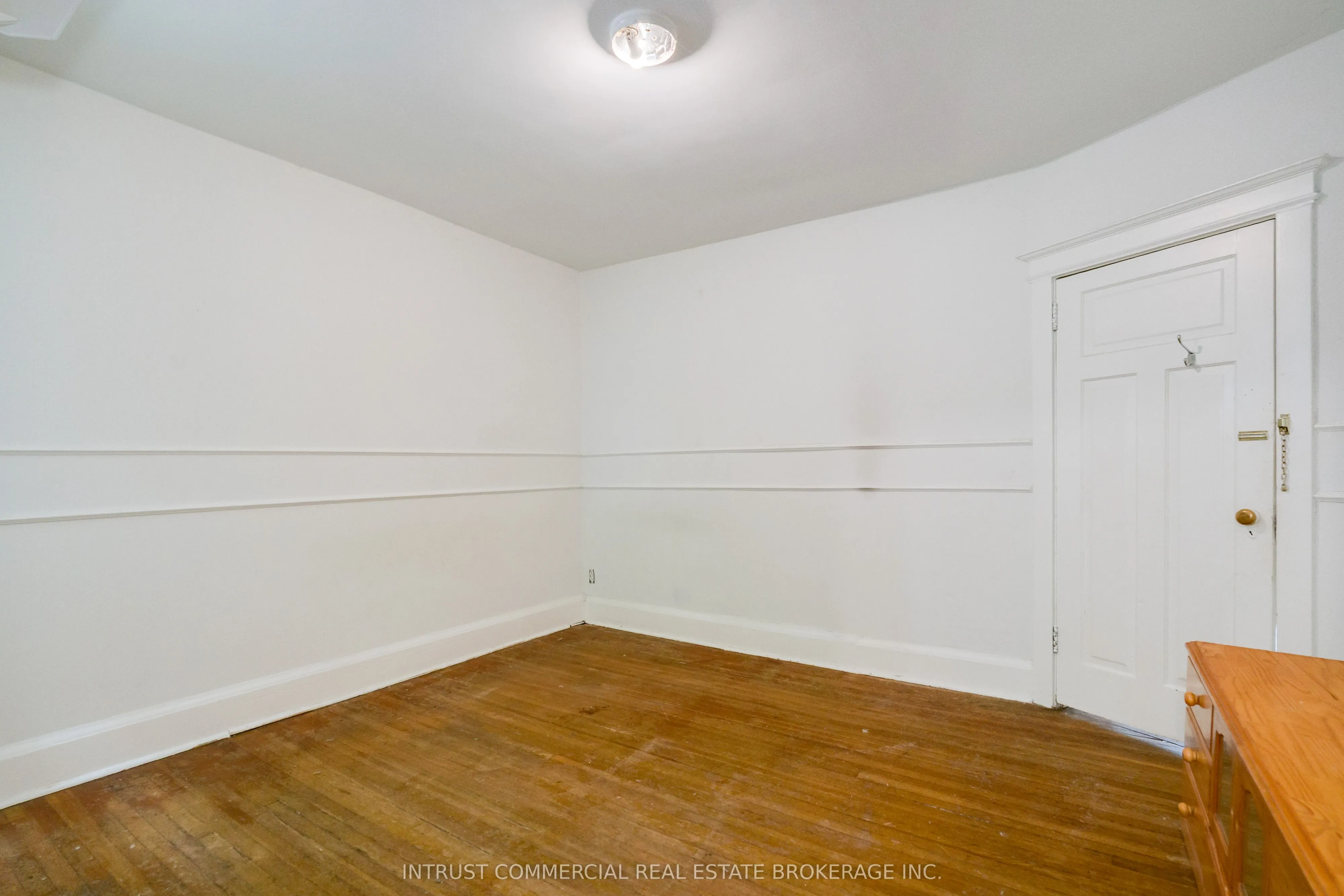 382 Spadina Road